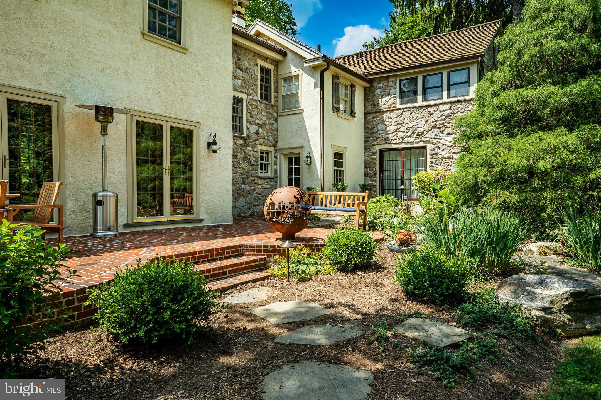 RADNOR HUNT - Residential