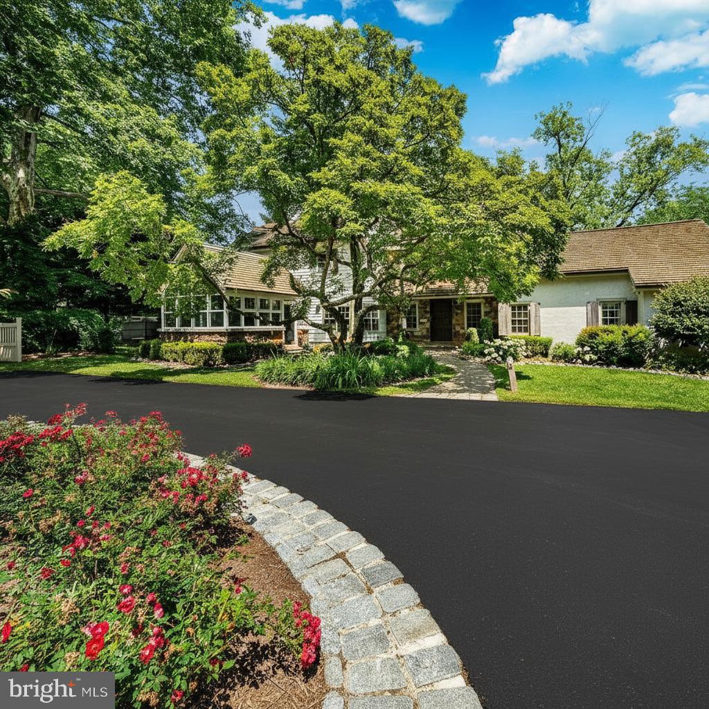 RADNOR HUNT - Residential