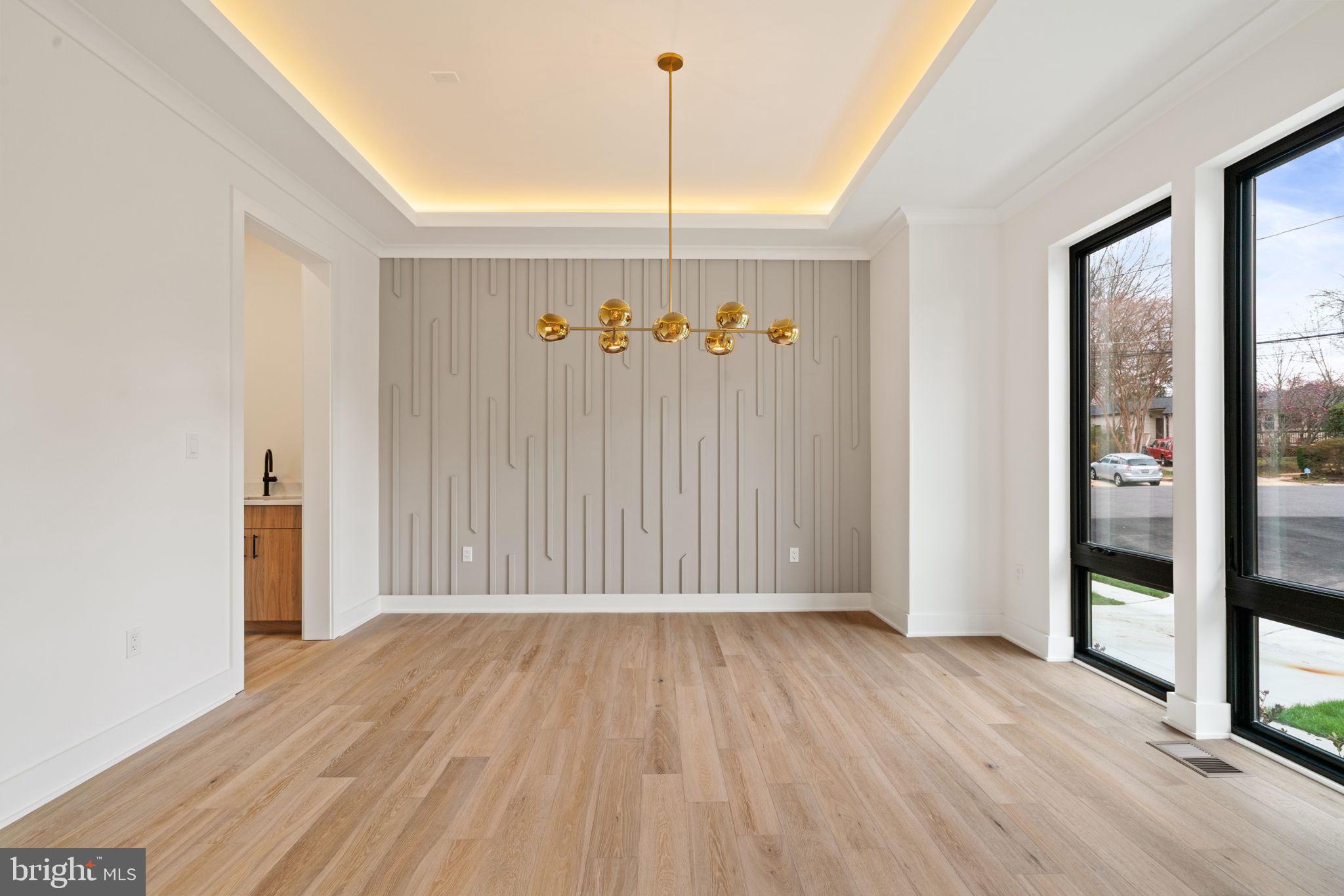 VIENNA WOODS - Residential