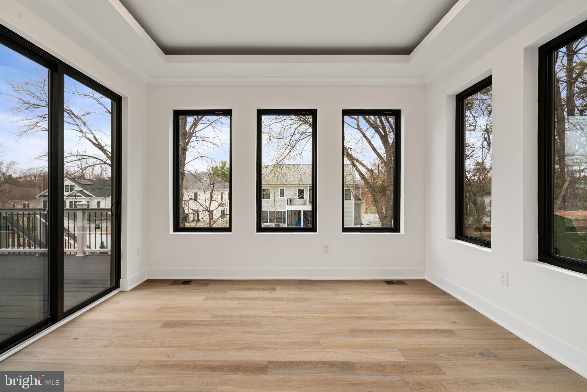 VIENNA WOODS - Residential