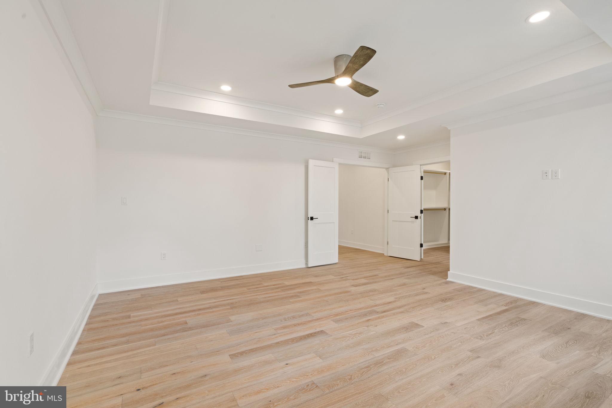 VIENNA WOODS - Residential