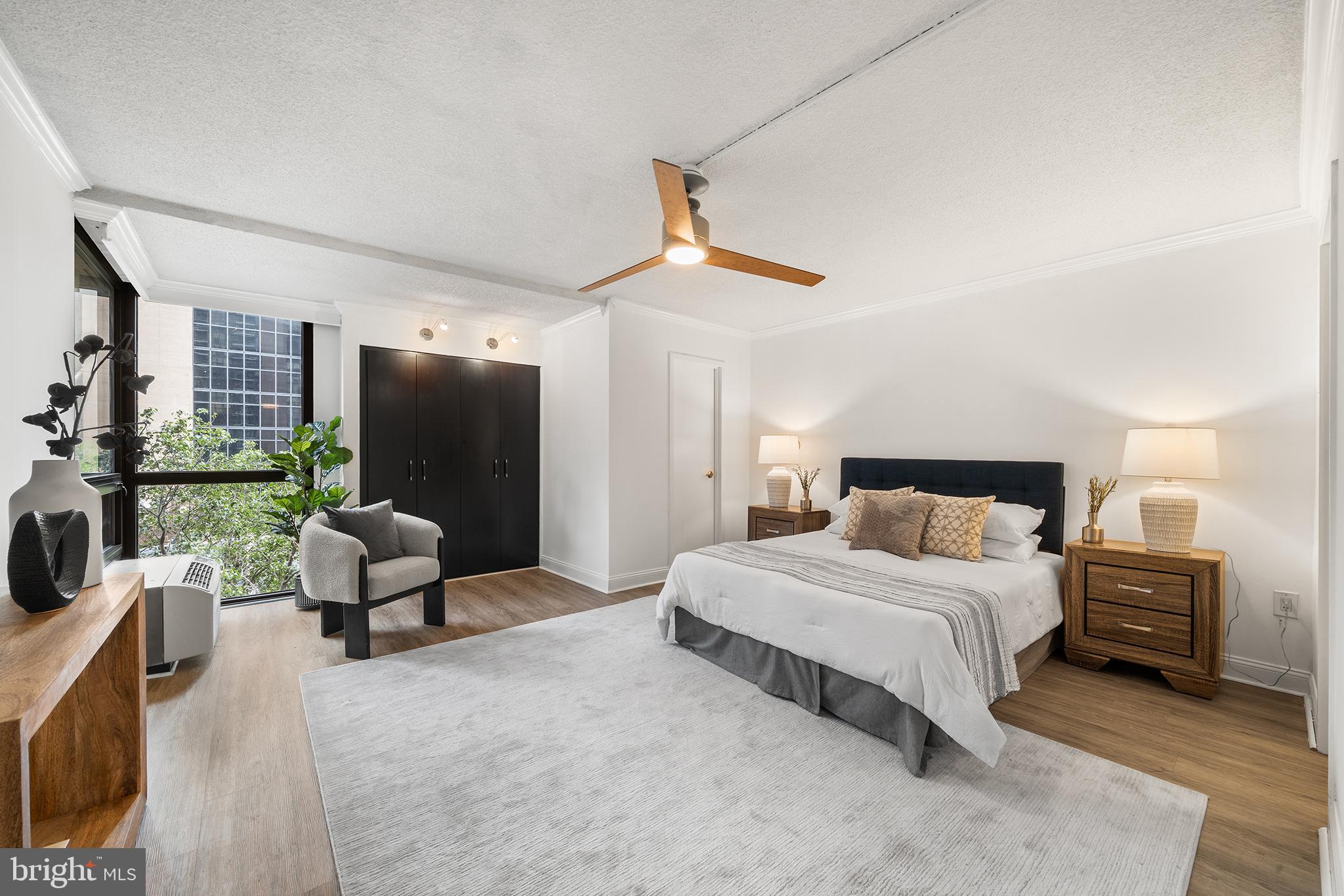 WASHINGTON SQ - Residential