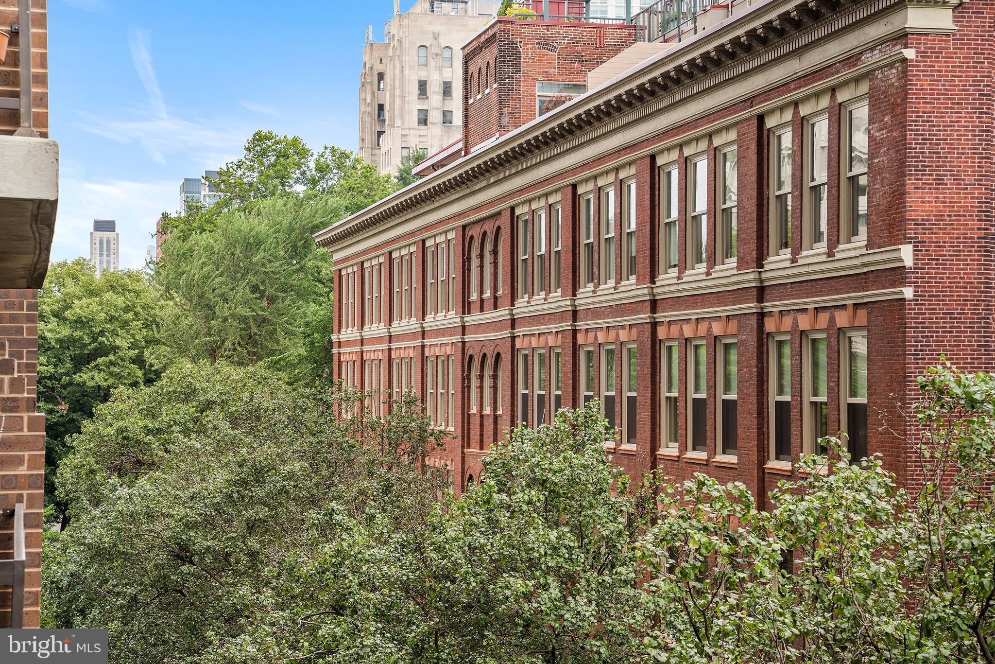 WASHINGTON SQ - Residential