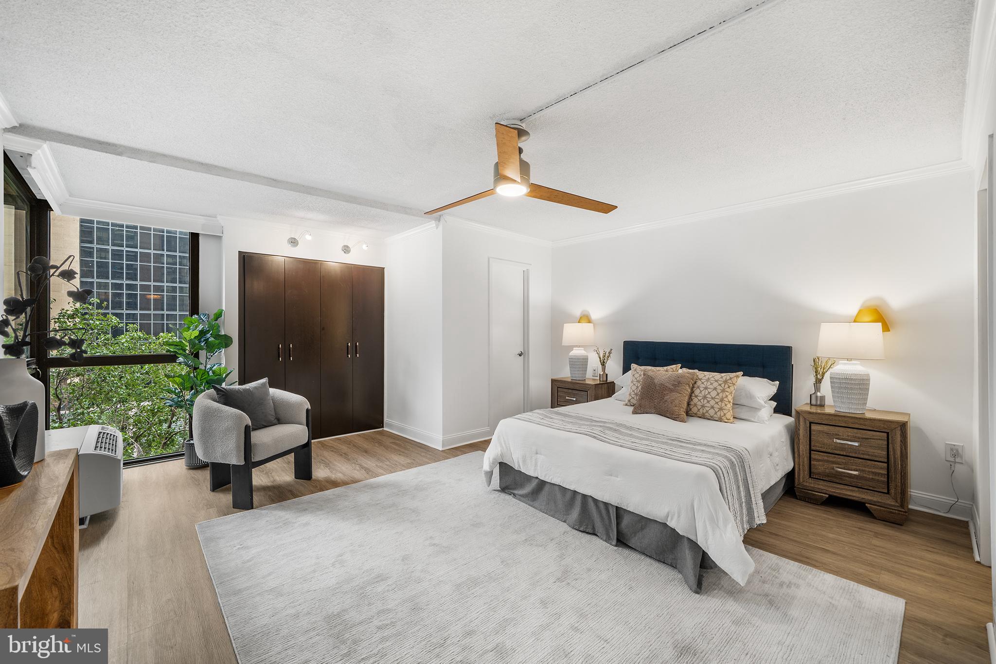 WASHINGTON SQ - Residential