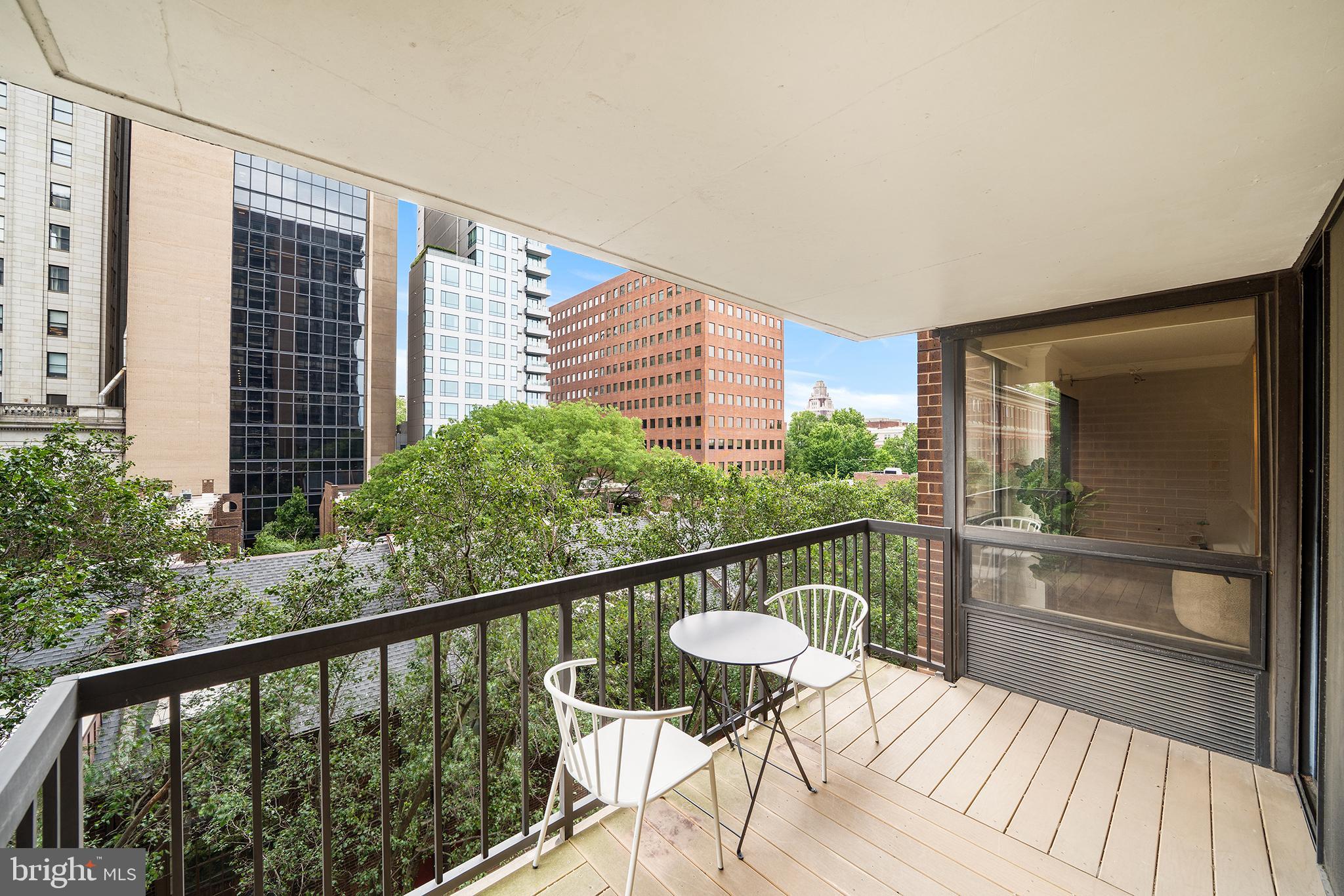 WASHINGTON SQ - Residential