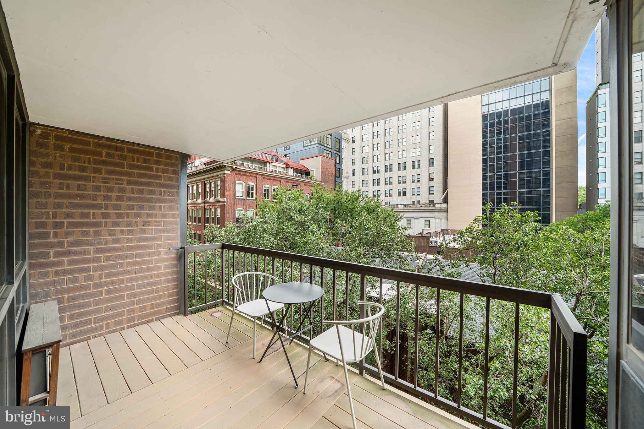 WASHINGTON SQ - Residential