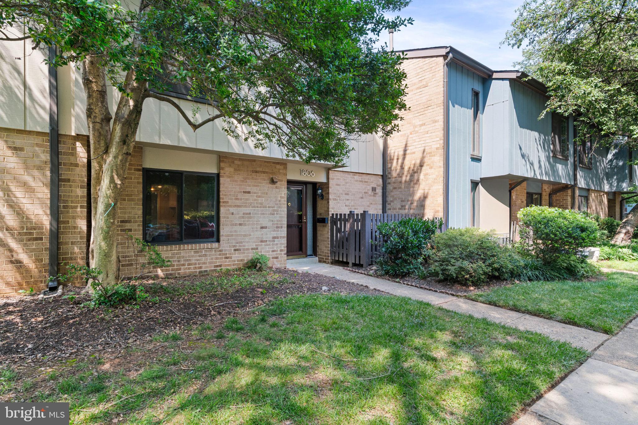 IVY OAK - Residential