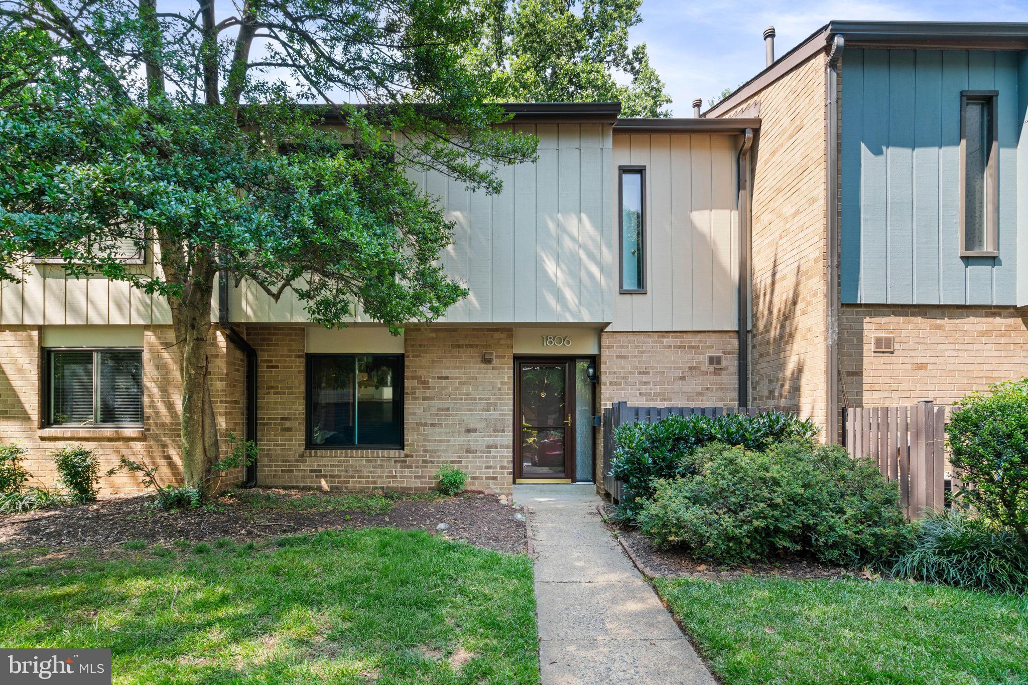 IVY OAK - Residential