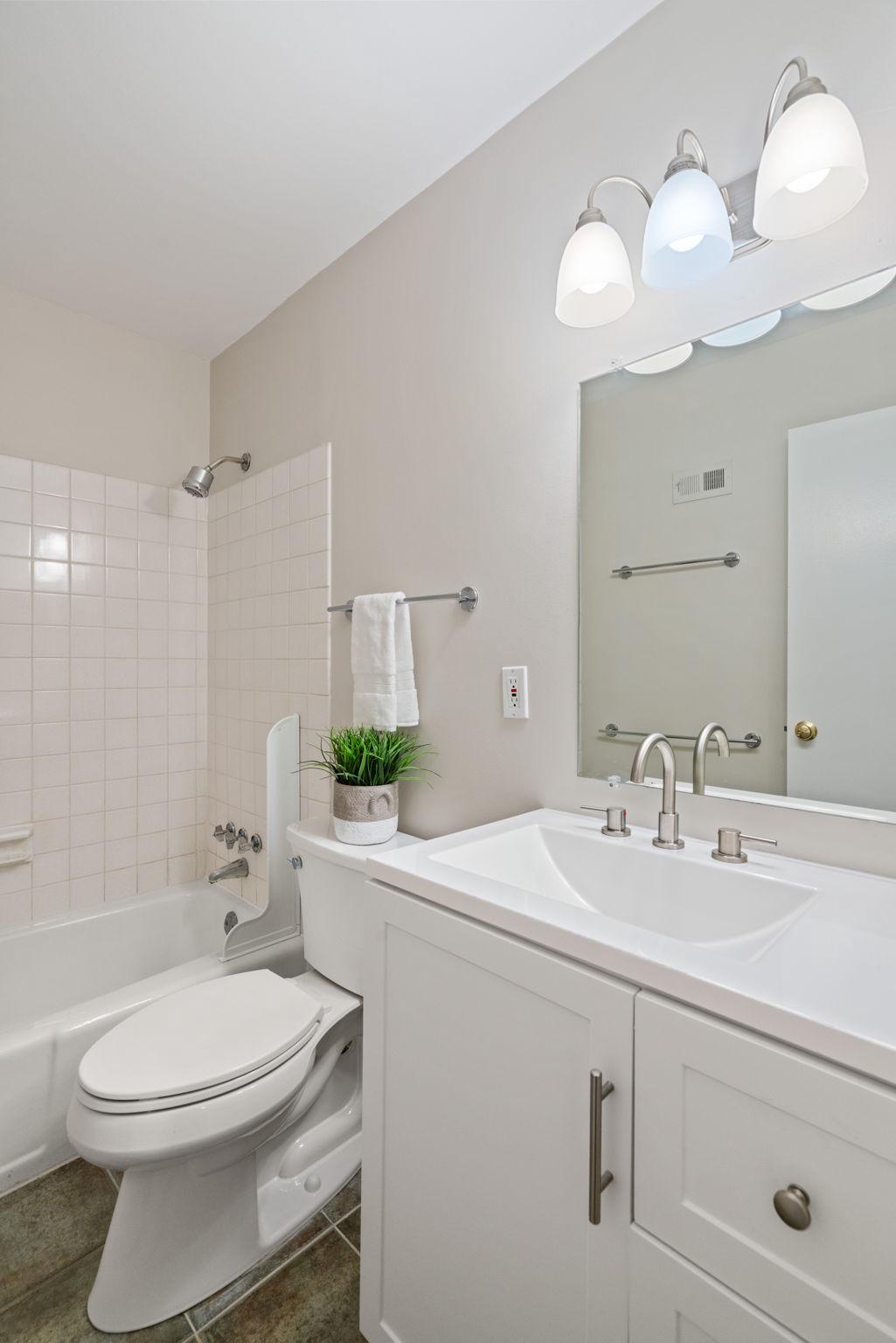 IVY OAK - Residential