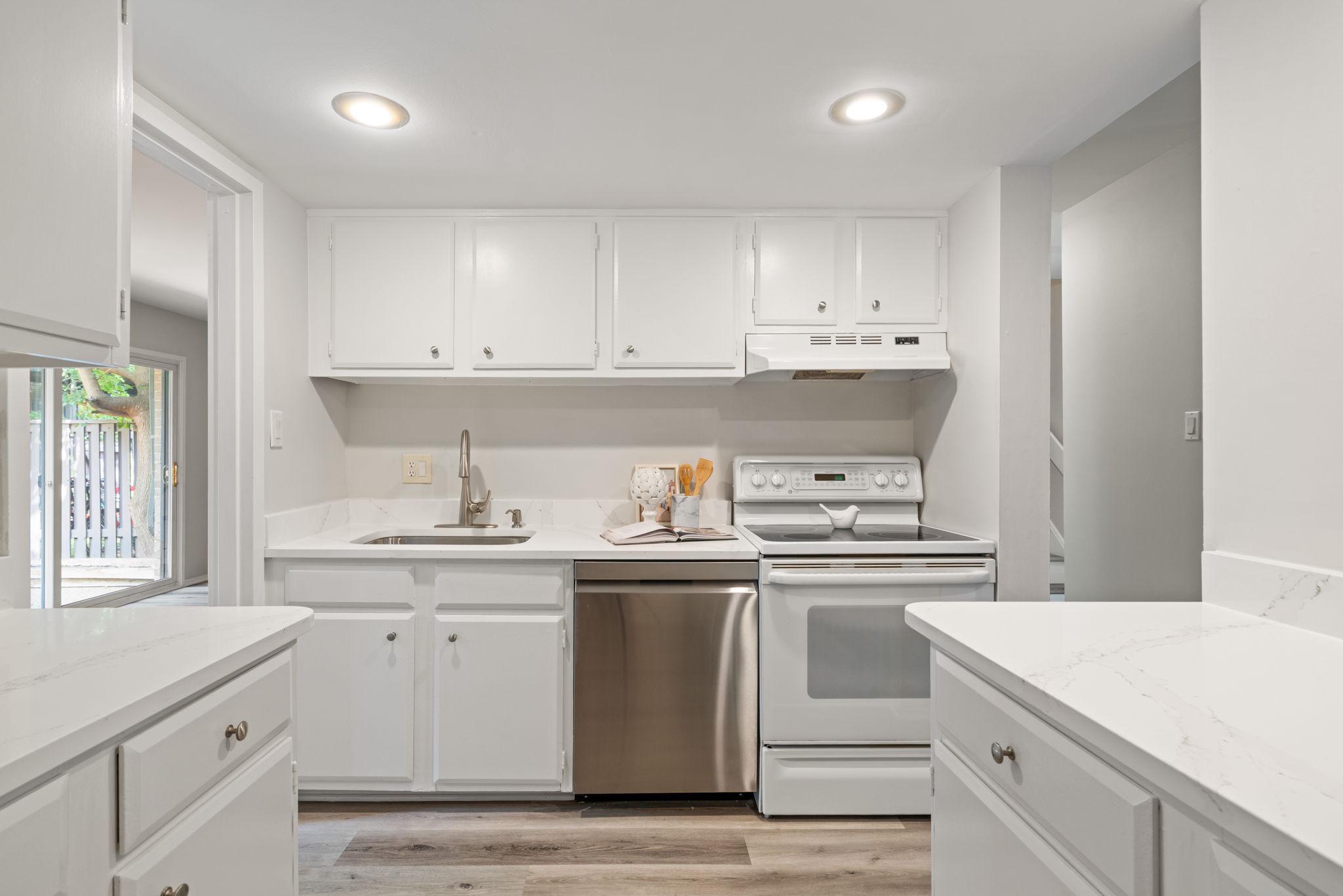 IVY OAK - Residential