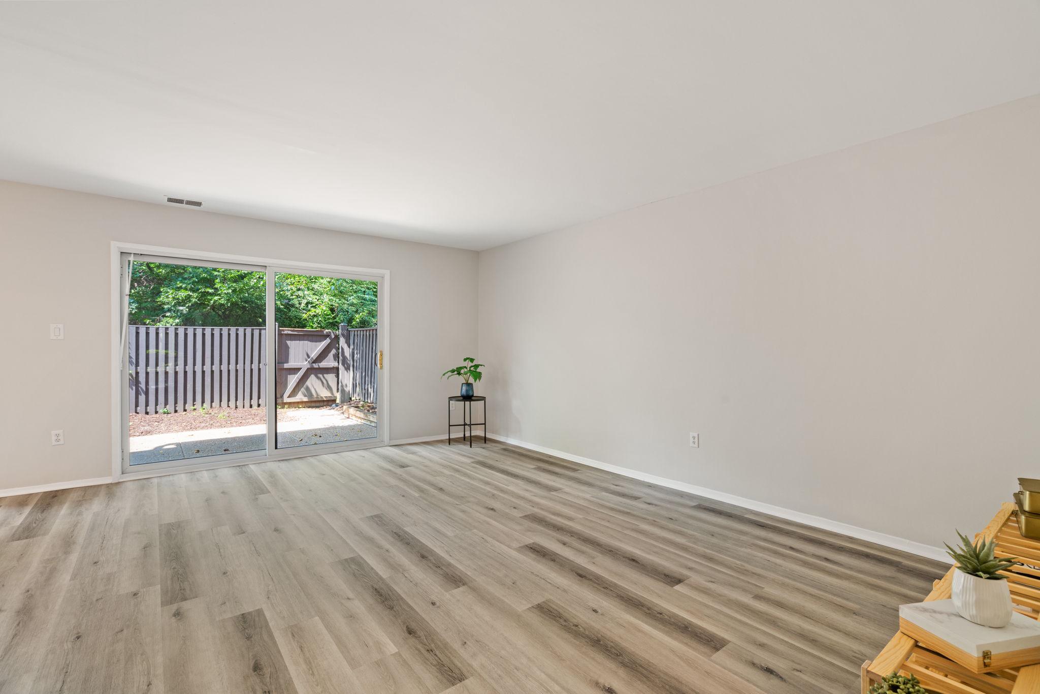 IVY OAK - Residential