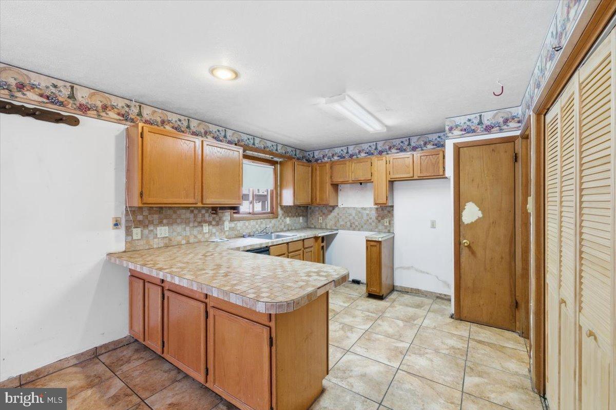 SAW CREEK EST - Residential