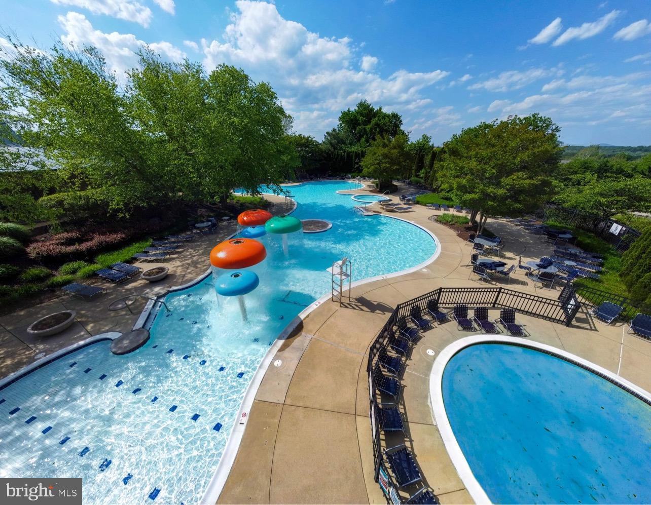 LANSDOWNE ON THE POTOMAC - Residential