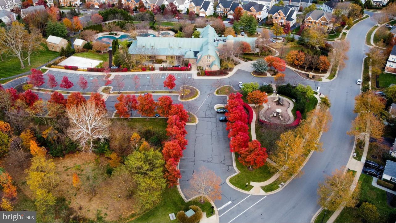 LANSDOWNE ON THE POTOMAC - Residential