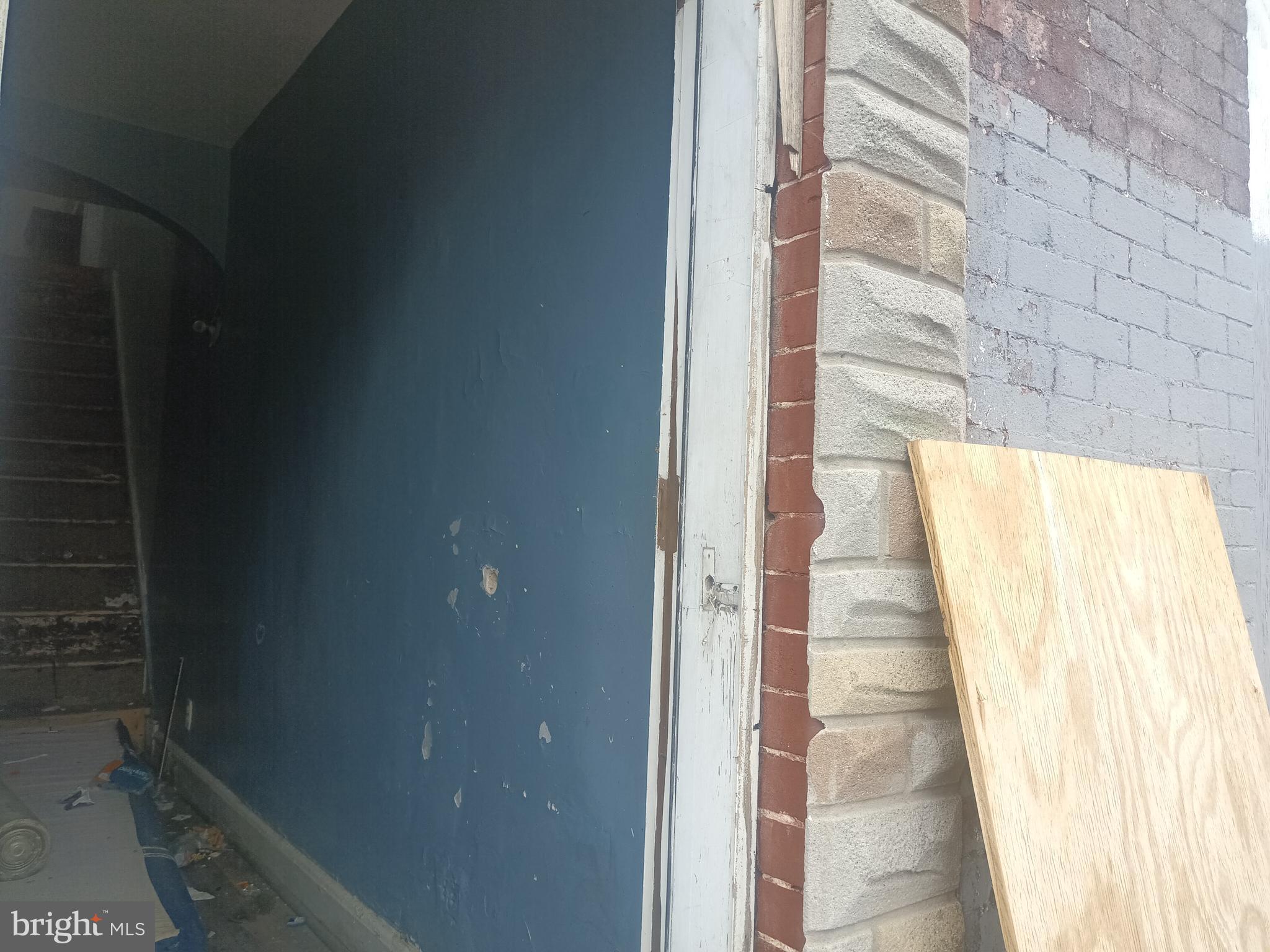 BROADWAY EAST - Residential