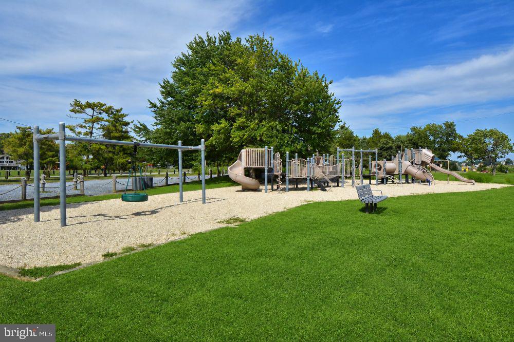 HILLSMERE SHORES - Residential