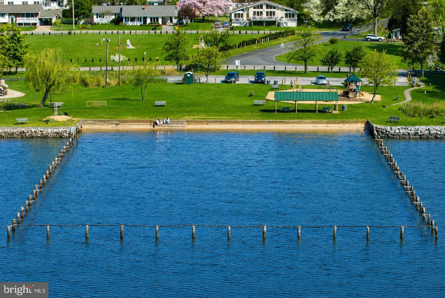 HILLSMERE SHORES - Residential