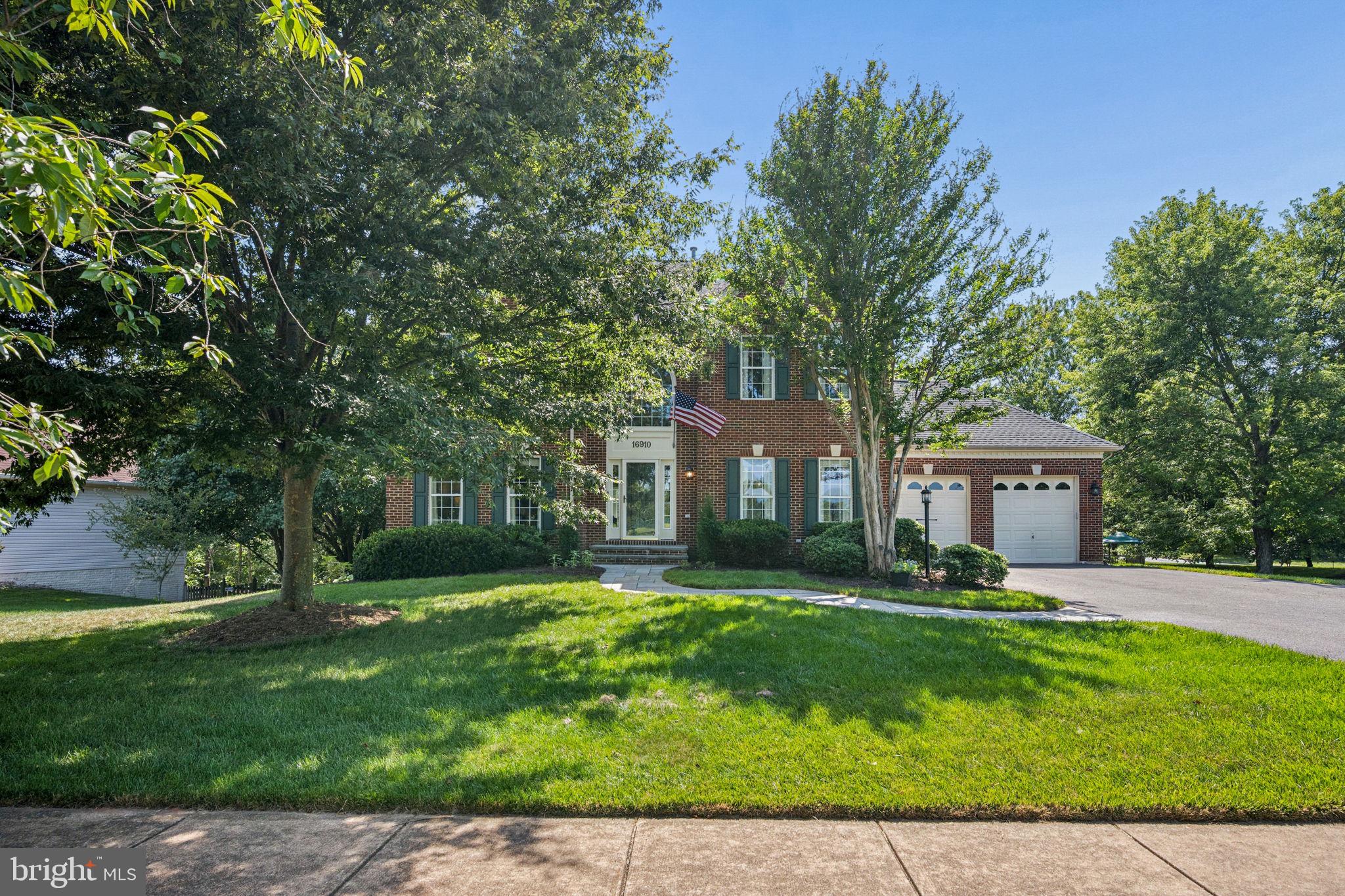 HUNTERS RUN - Residential