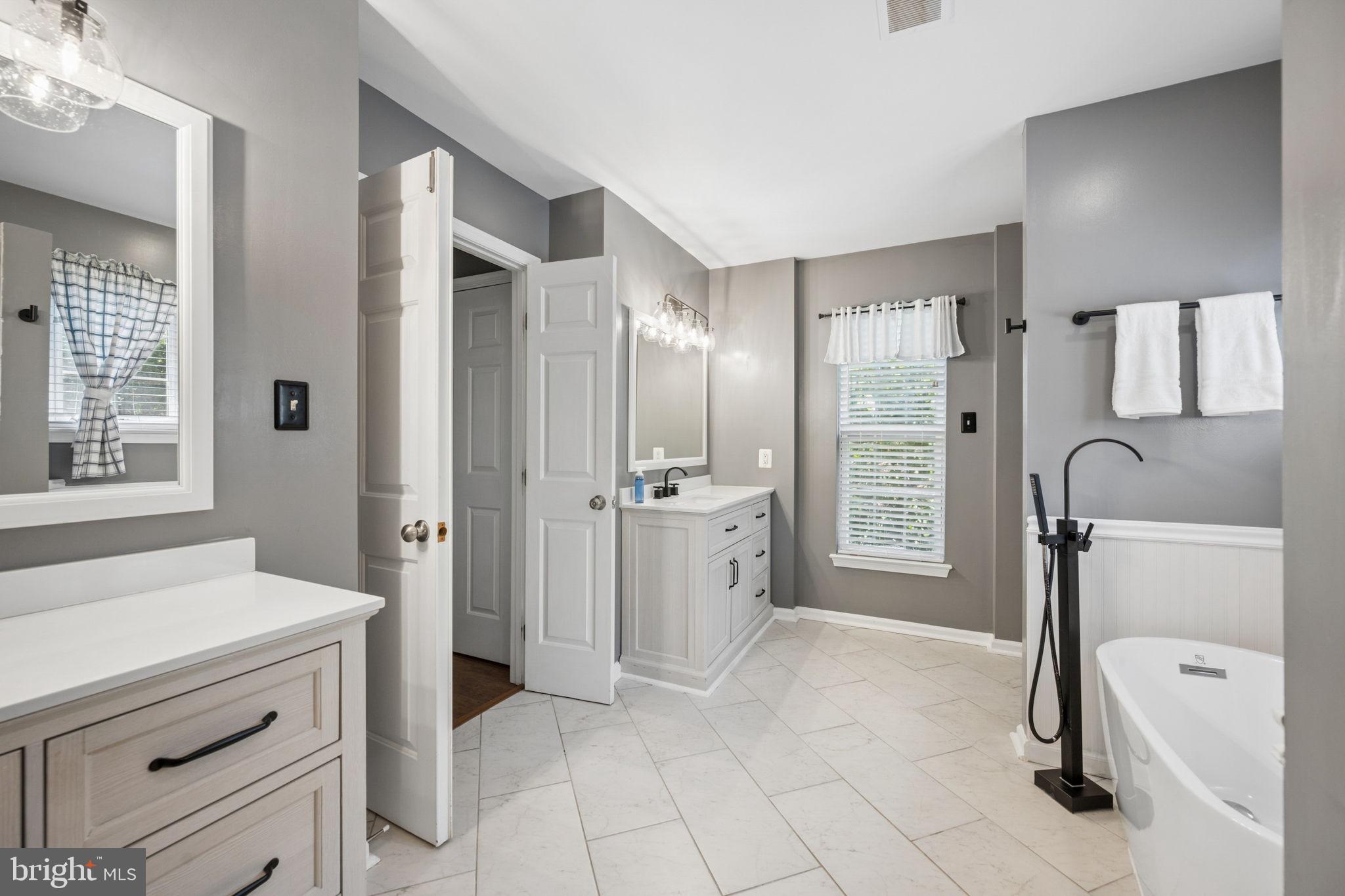 HUNTERS RUN - Residential