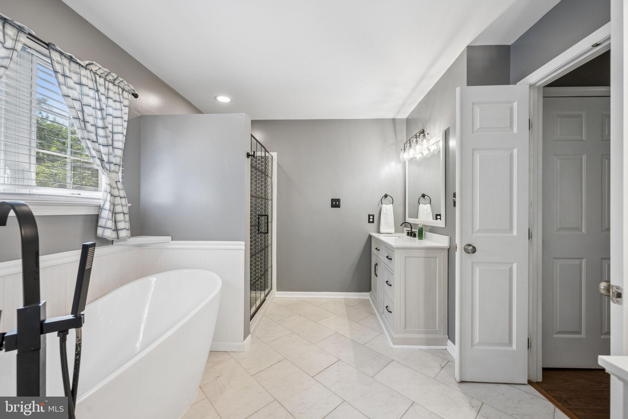 HUNTERS RUN - Residential