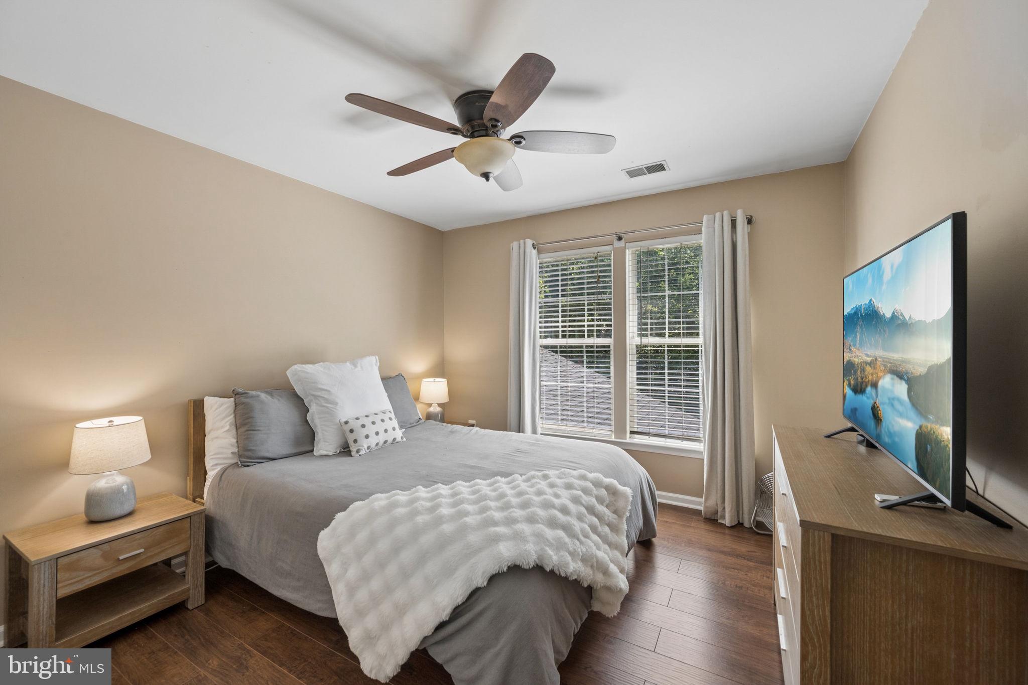 HUNTERS RUN - Residential