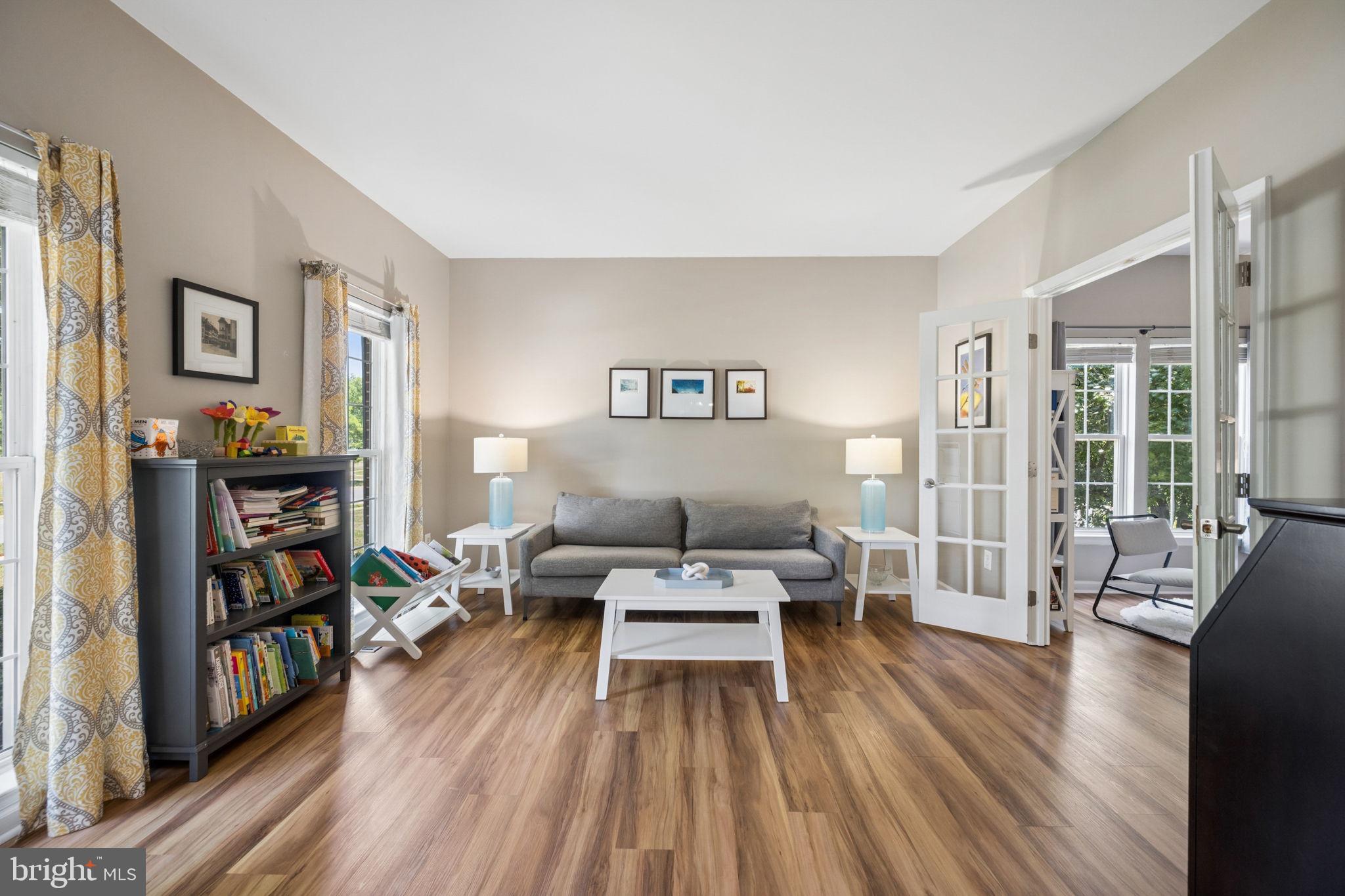 HUNTERS RUN - Residential