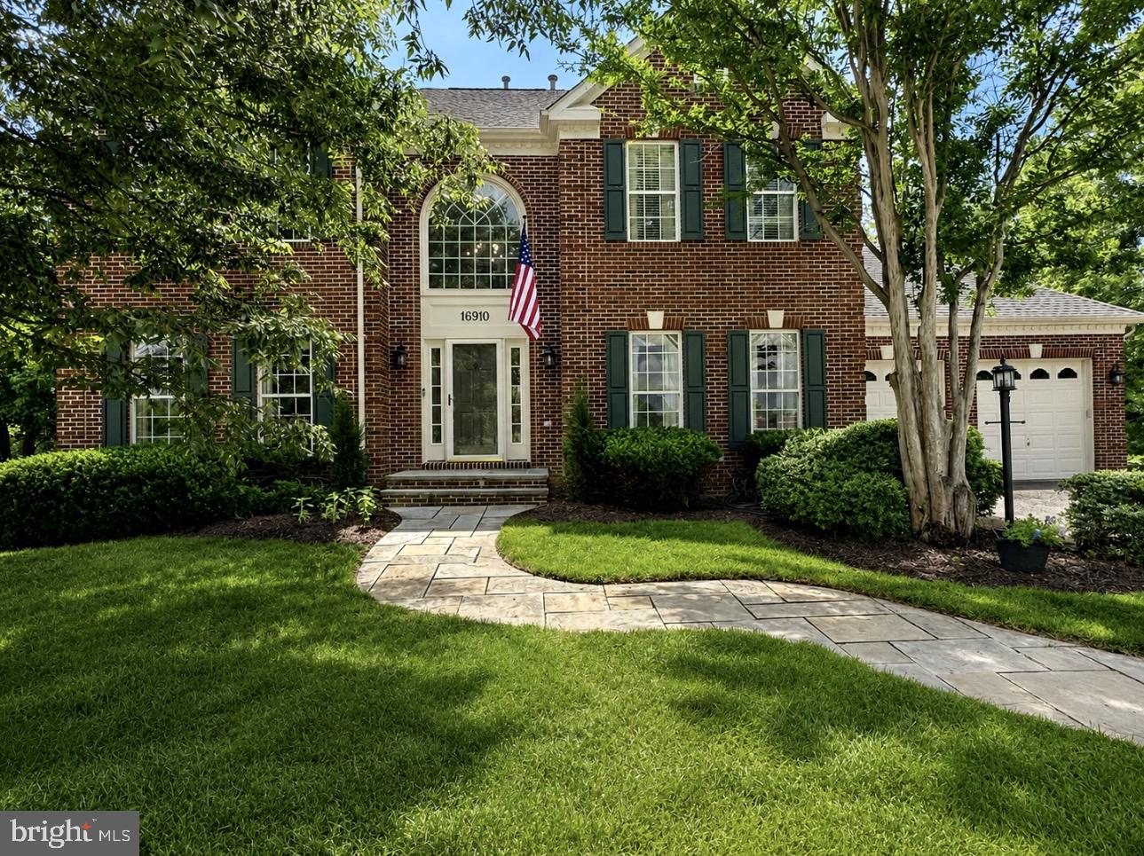 HUNTERS RUN - Residential