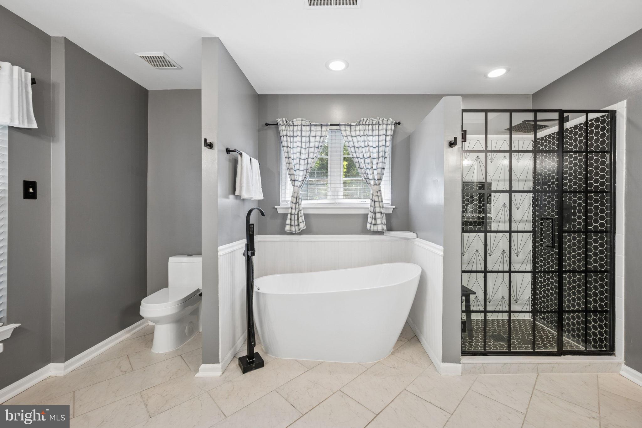 HUNTERS RUN - Residential