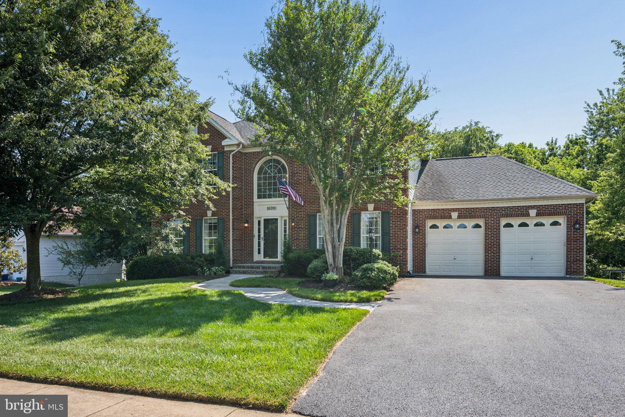 HUNTERS RUN - Residential