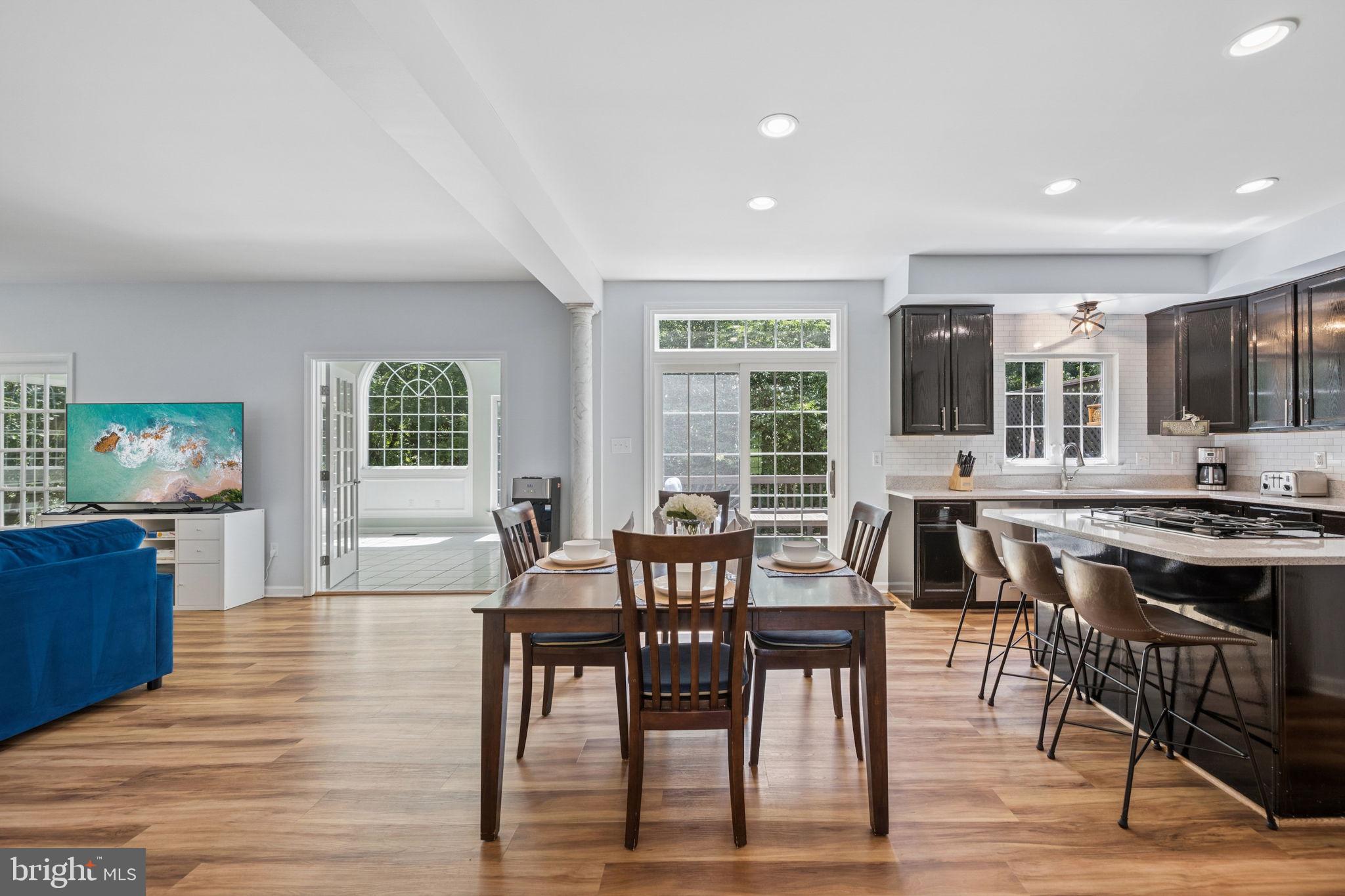 HUNTERS RUN - Residential