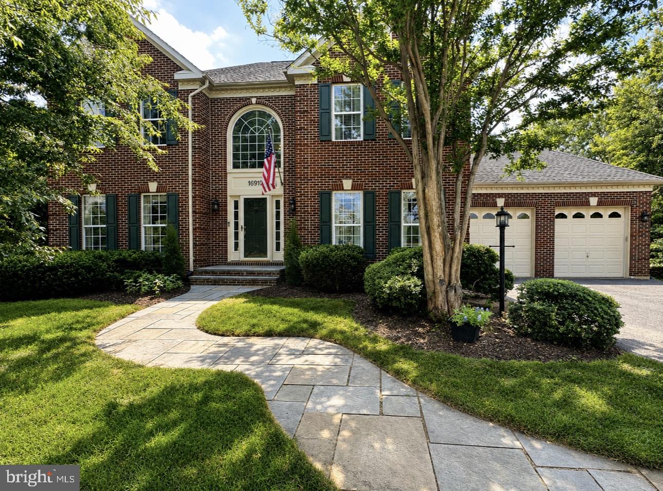 HUNTERS RUN - Residential