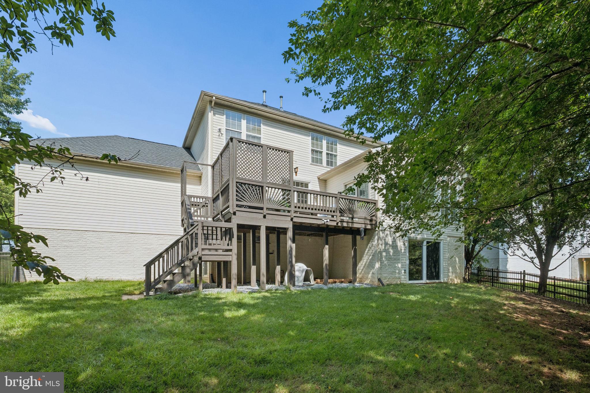 HUNTERS RUN - Residential