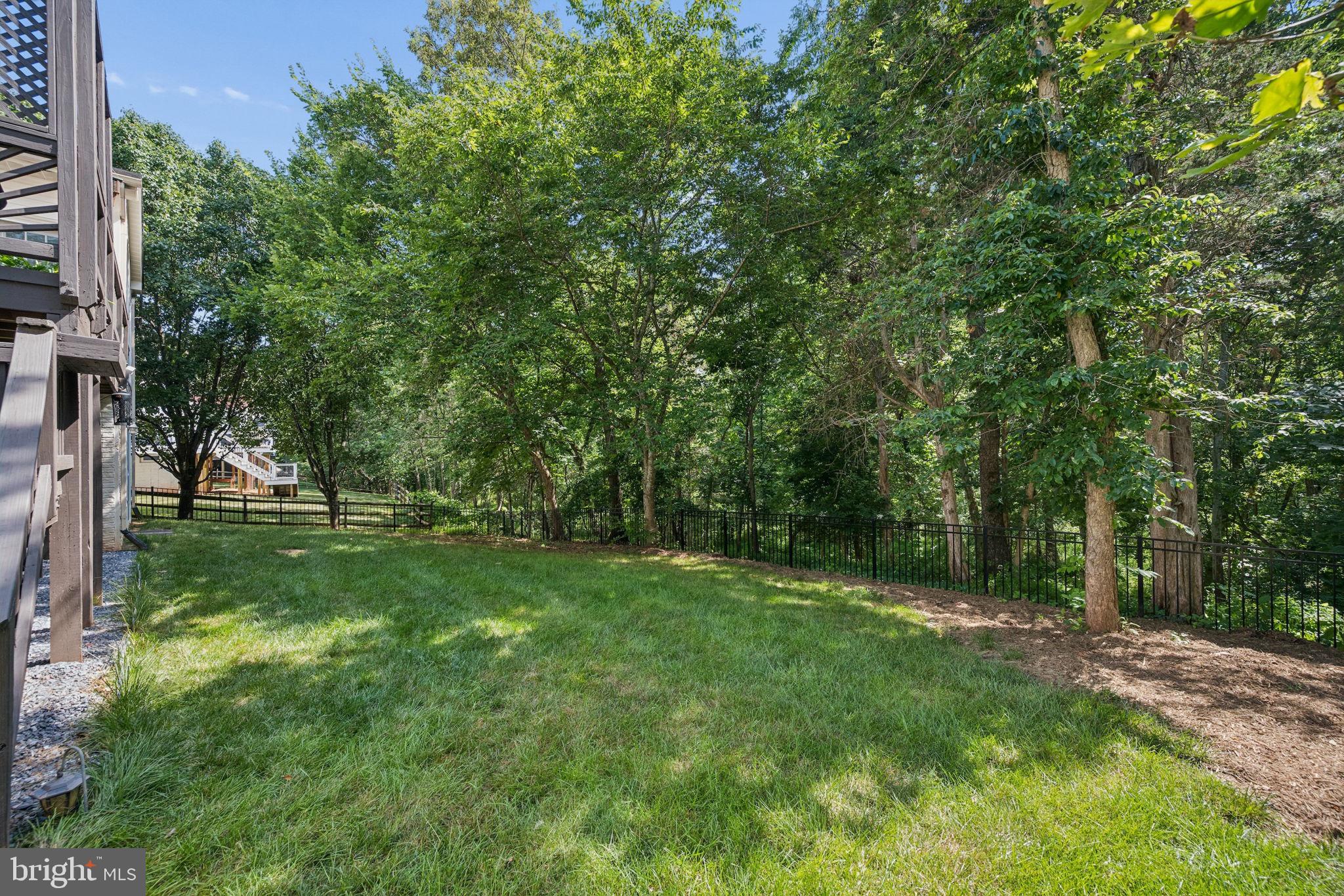 HUNTERS RUN - Residential