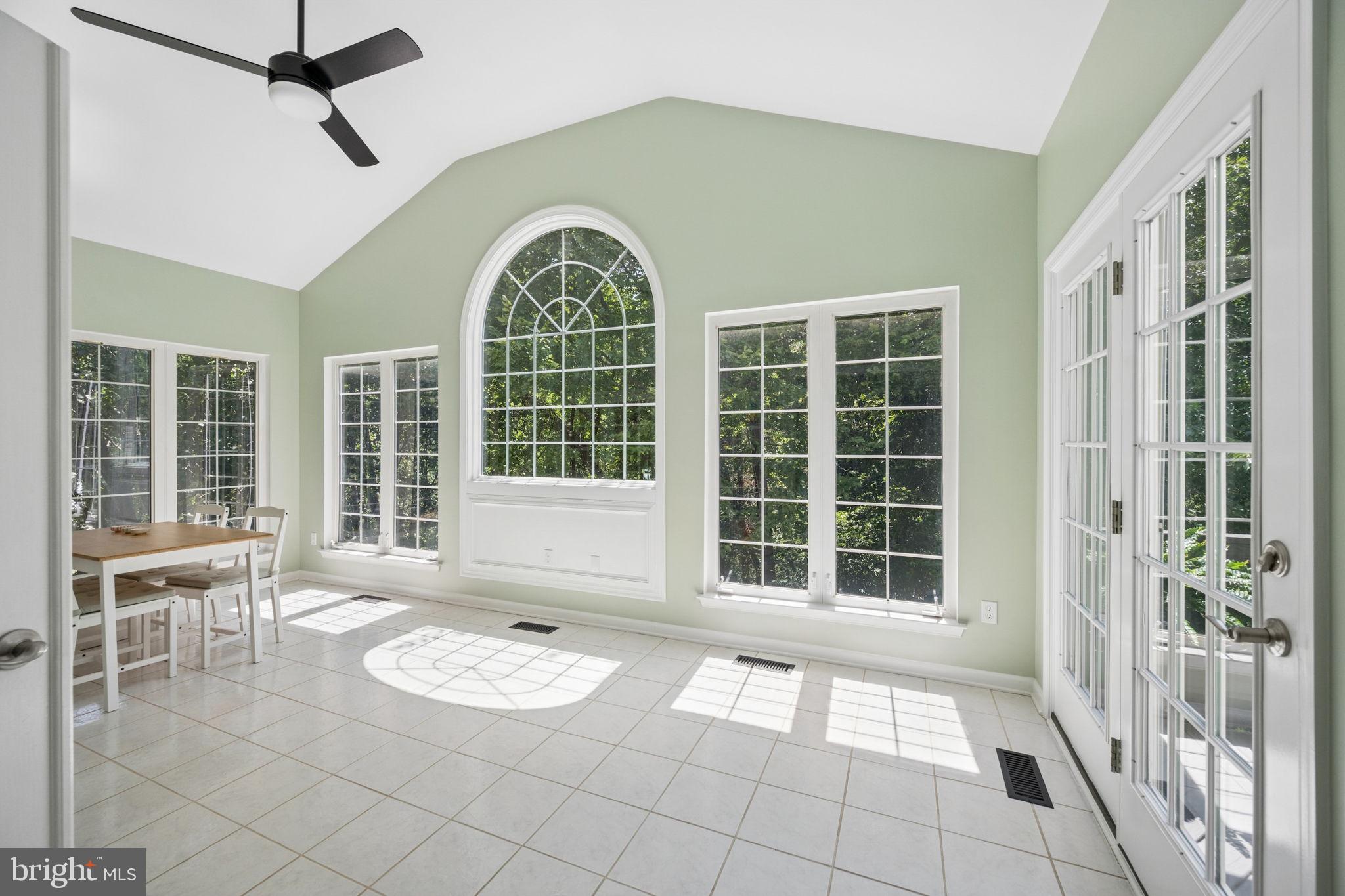 HUNTERS RUN - Residential