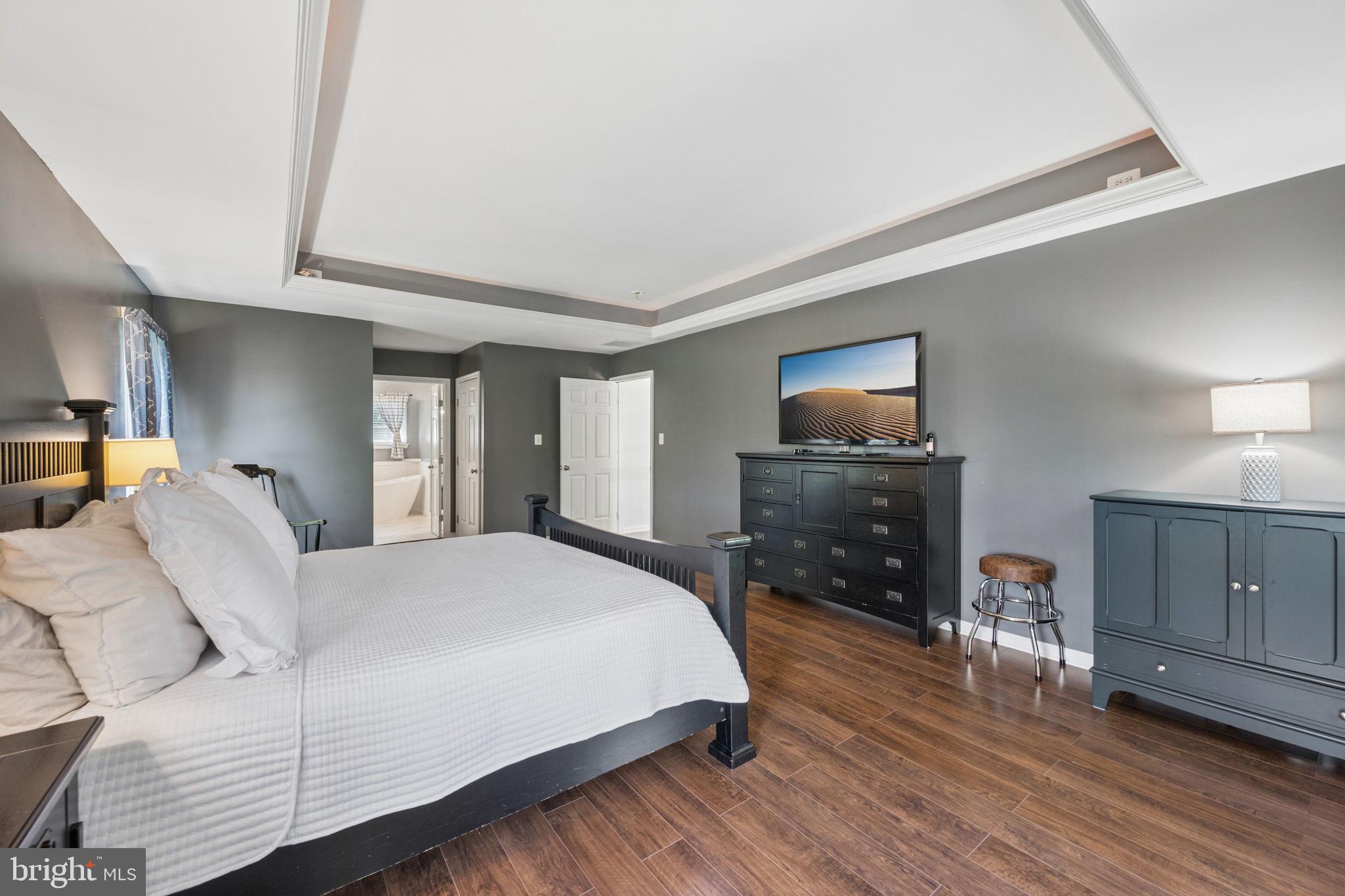 HUNTERS RUN - Residential