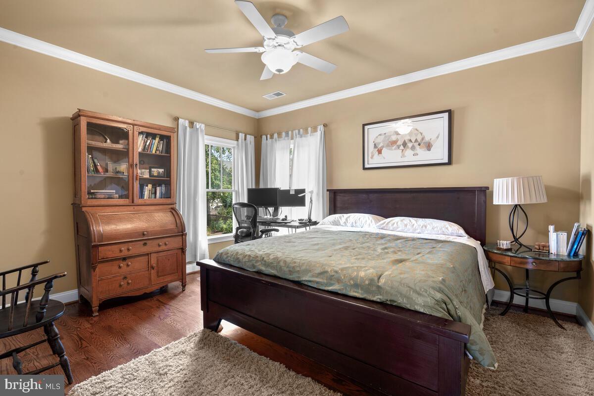 WEST VIENNA WOODS - Residential Lease