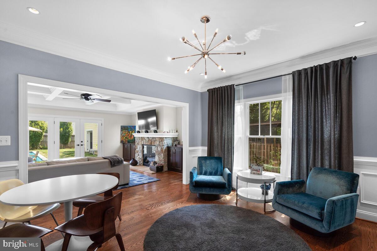WEST VIENNA WOODS - Residential Lease