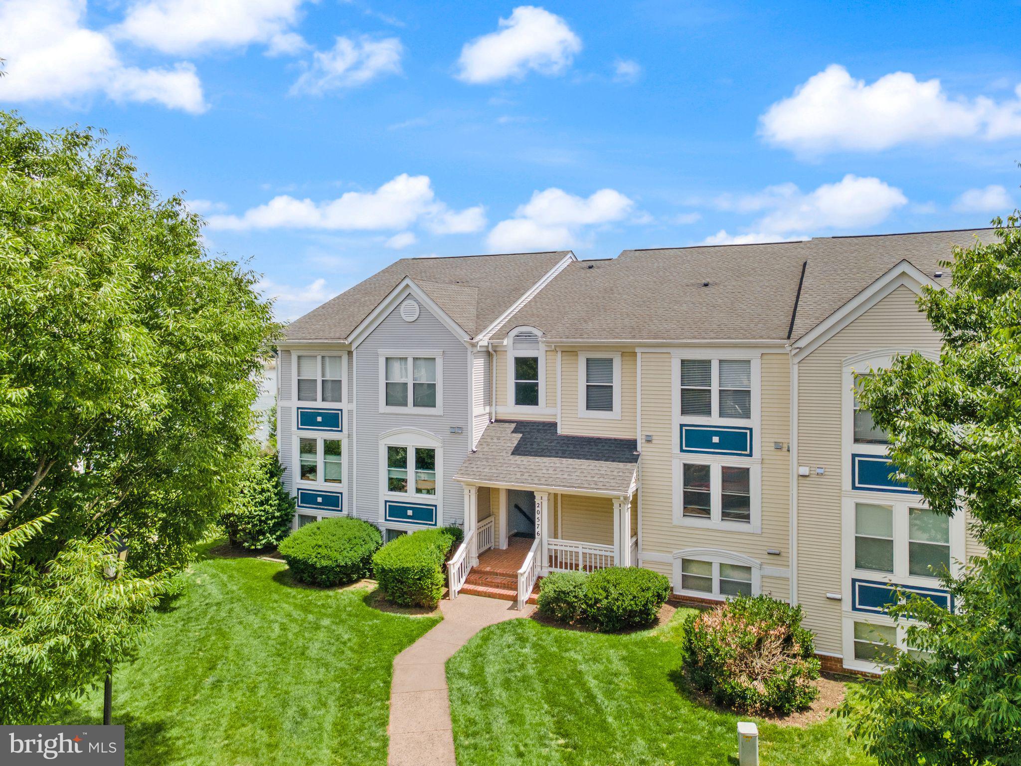 LAKESHORE CONDO - Residential