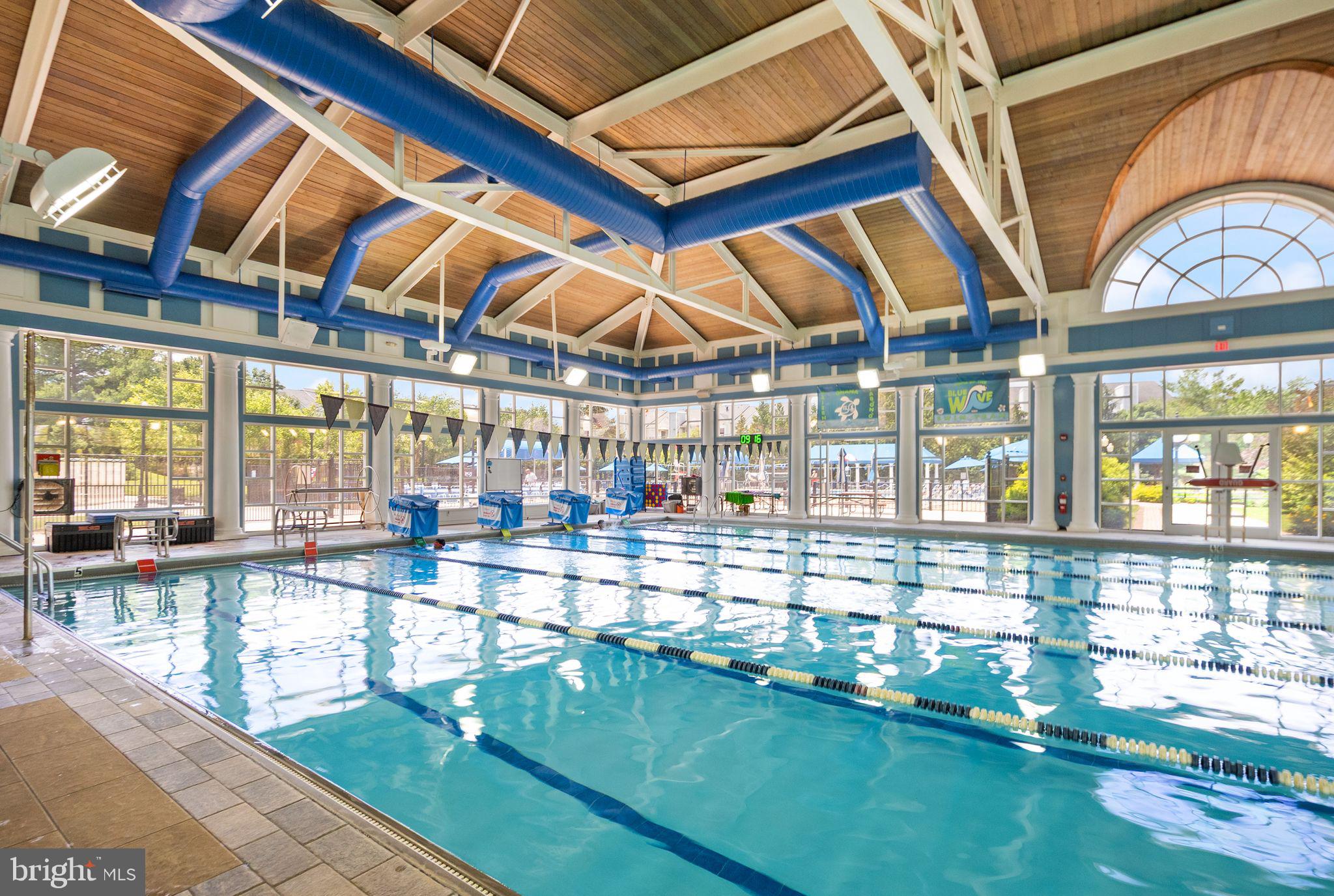 LAKESHORE CONDO - Residential