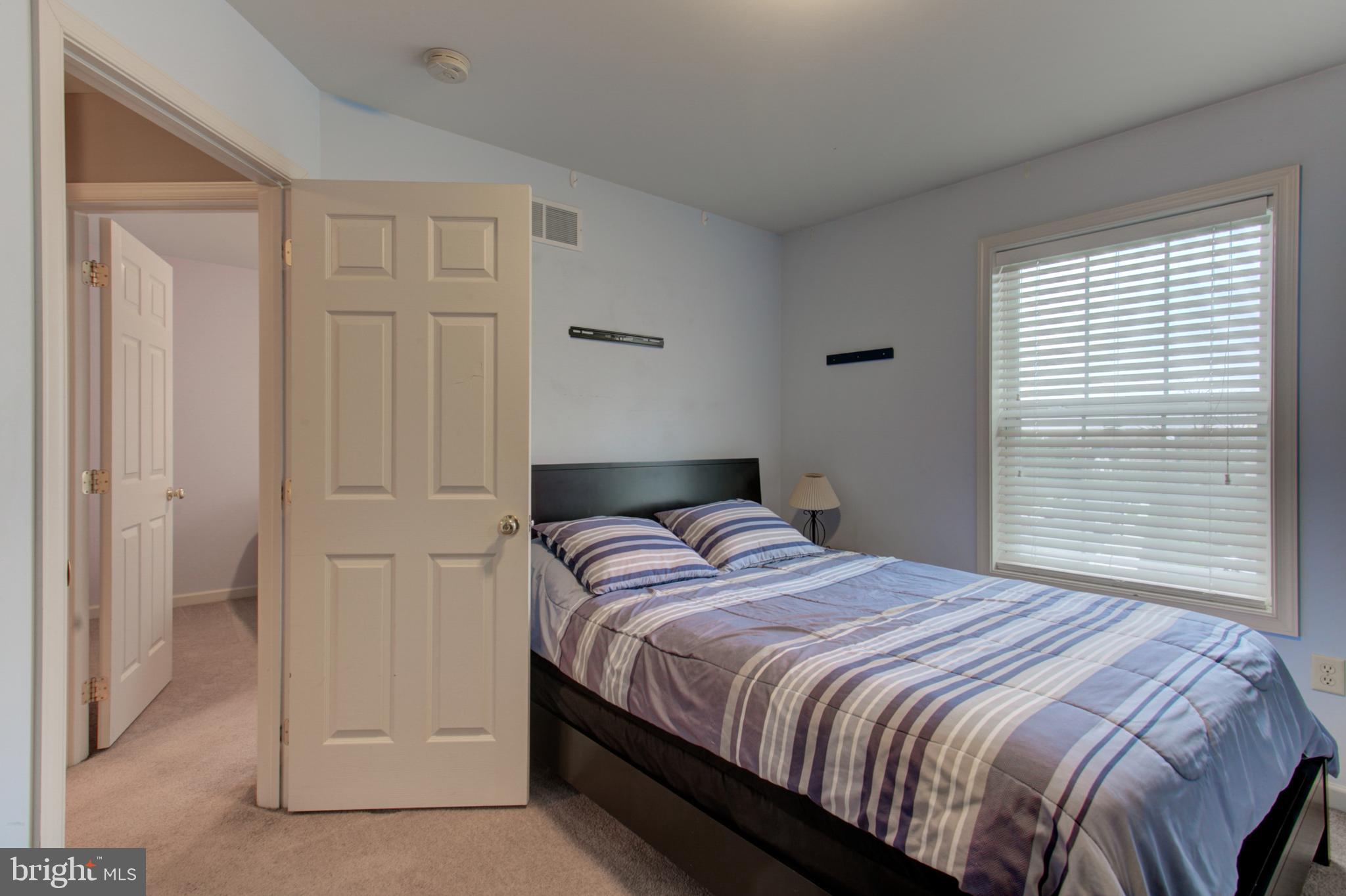 WESTWOOD HILLS - Residential