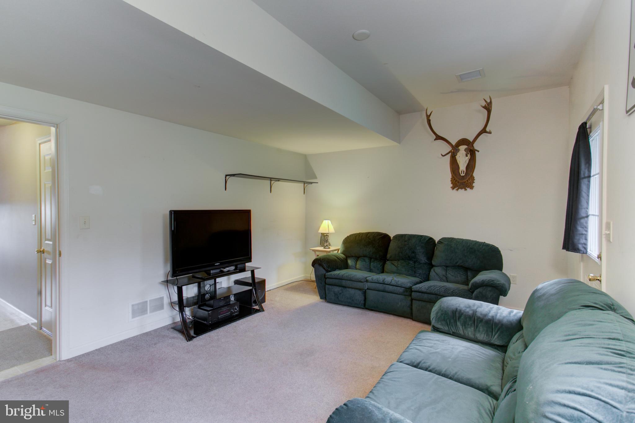 WESTWOOD HILLS - Residential