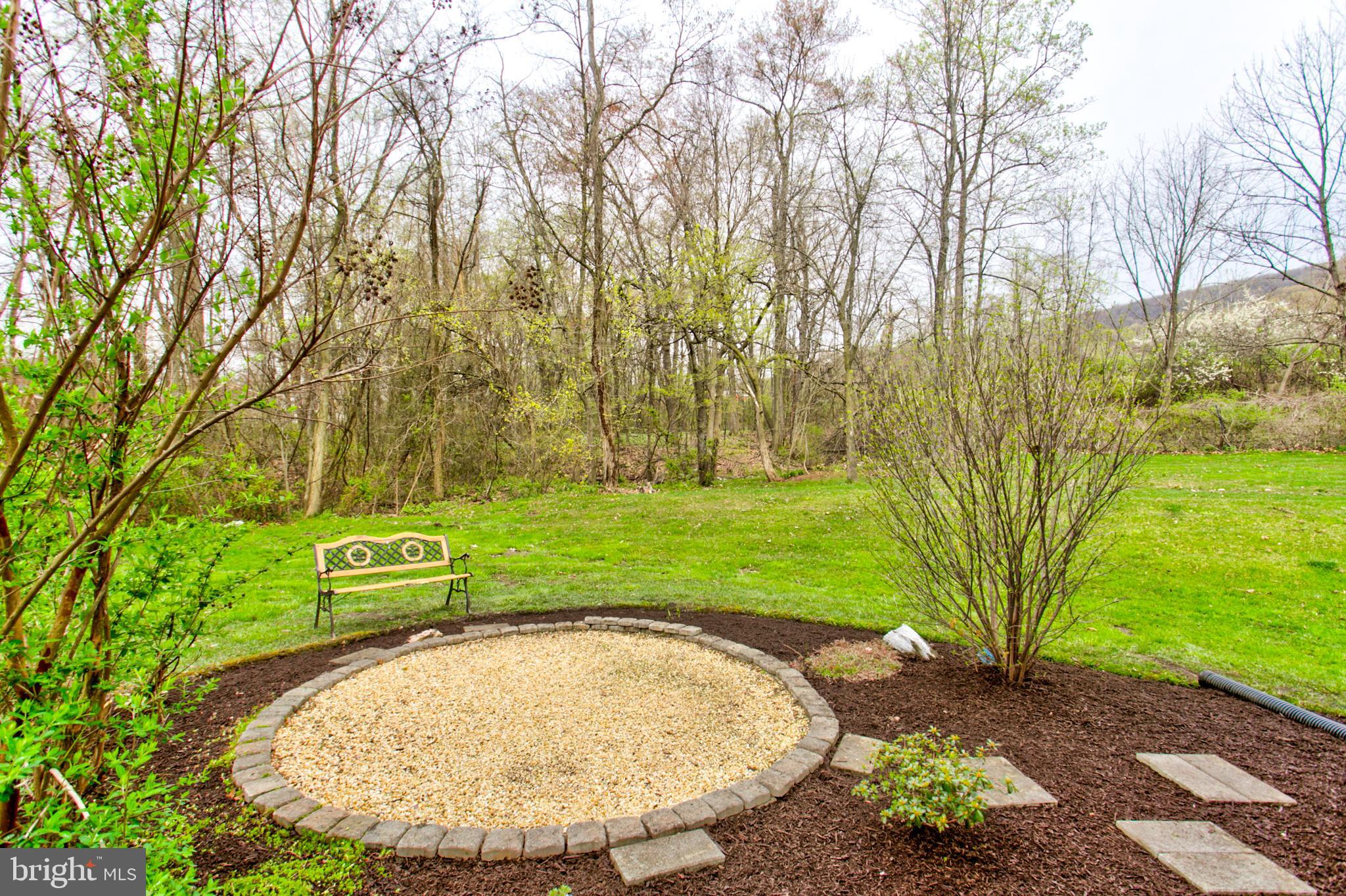 WESTWOOD HILLS - Residential