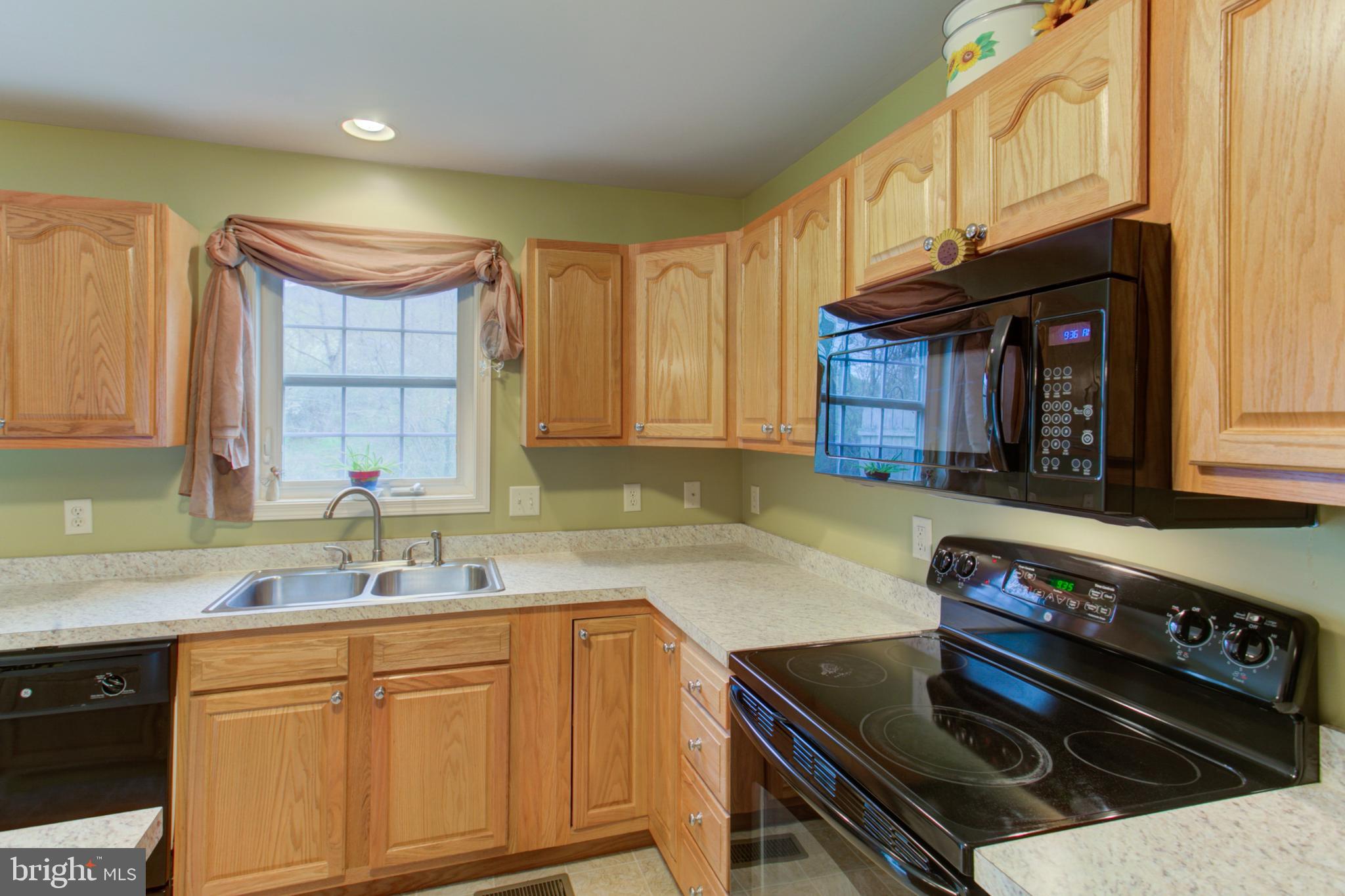 WESTWOOD HILLS - Residential