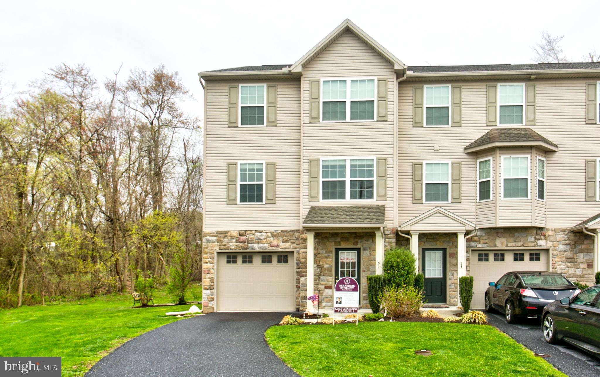 WESTWOOD HILLS - Residential