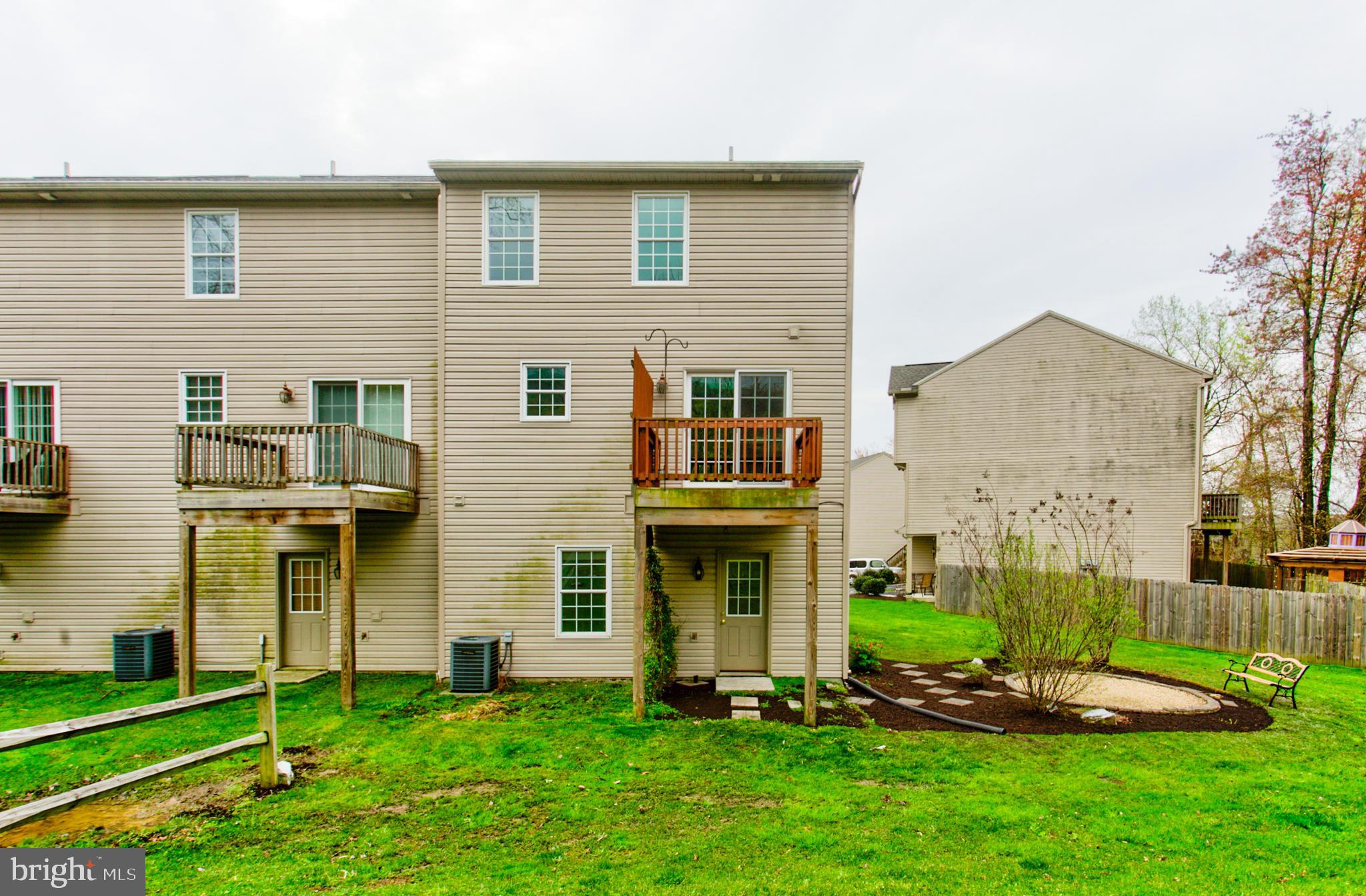 WESTWOOD HILLS - Residential