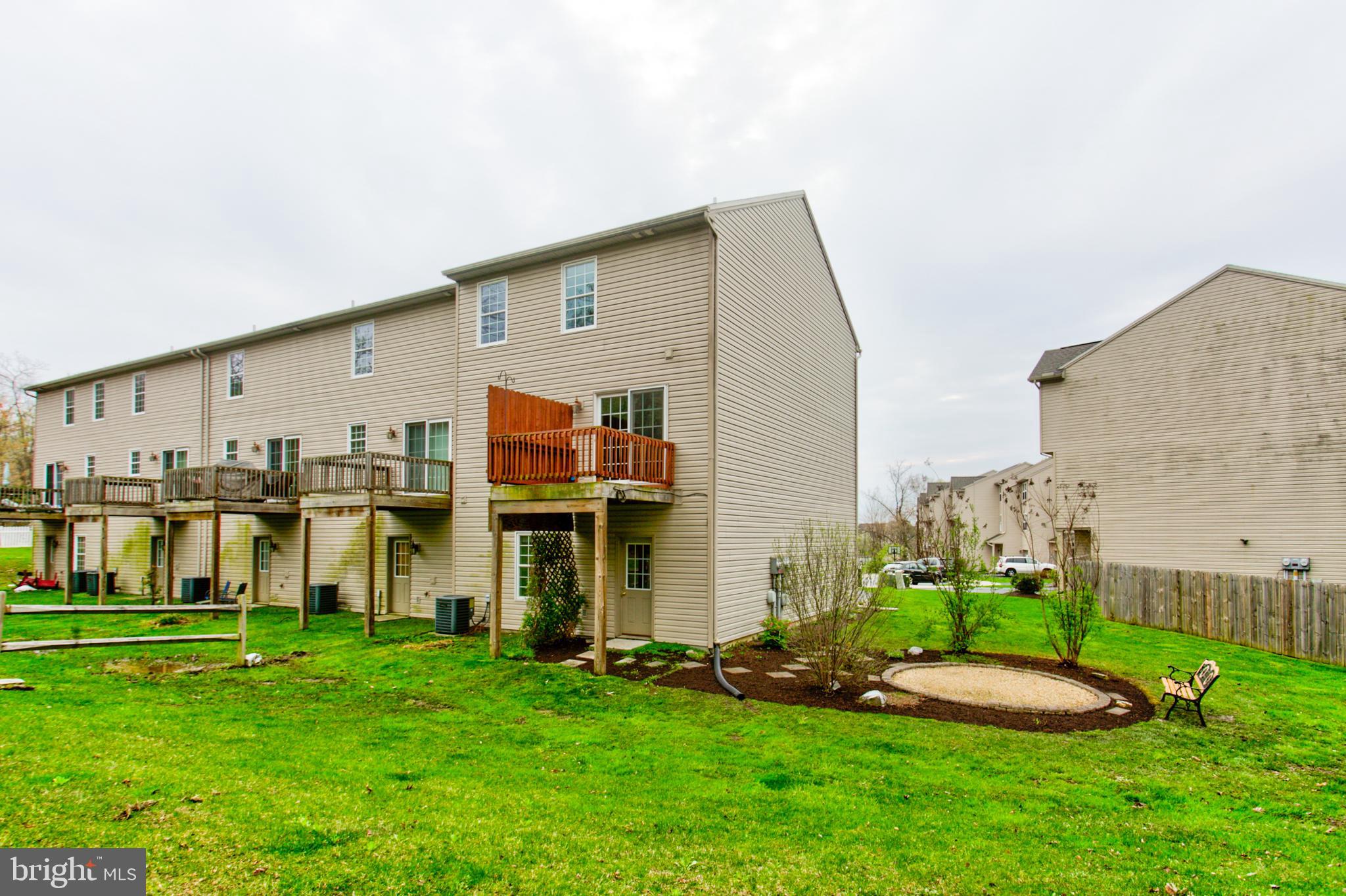 WESTWOOD HILLS - Residential