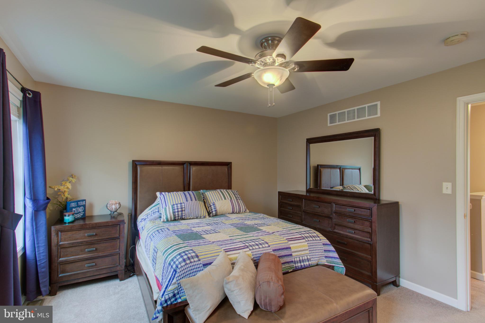 WESTWOOD HILLS - Residential