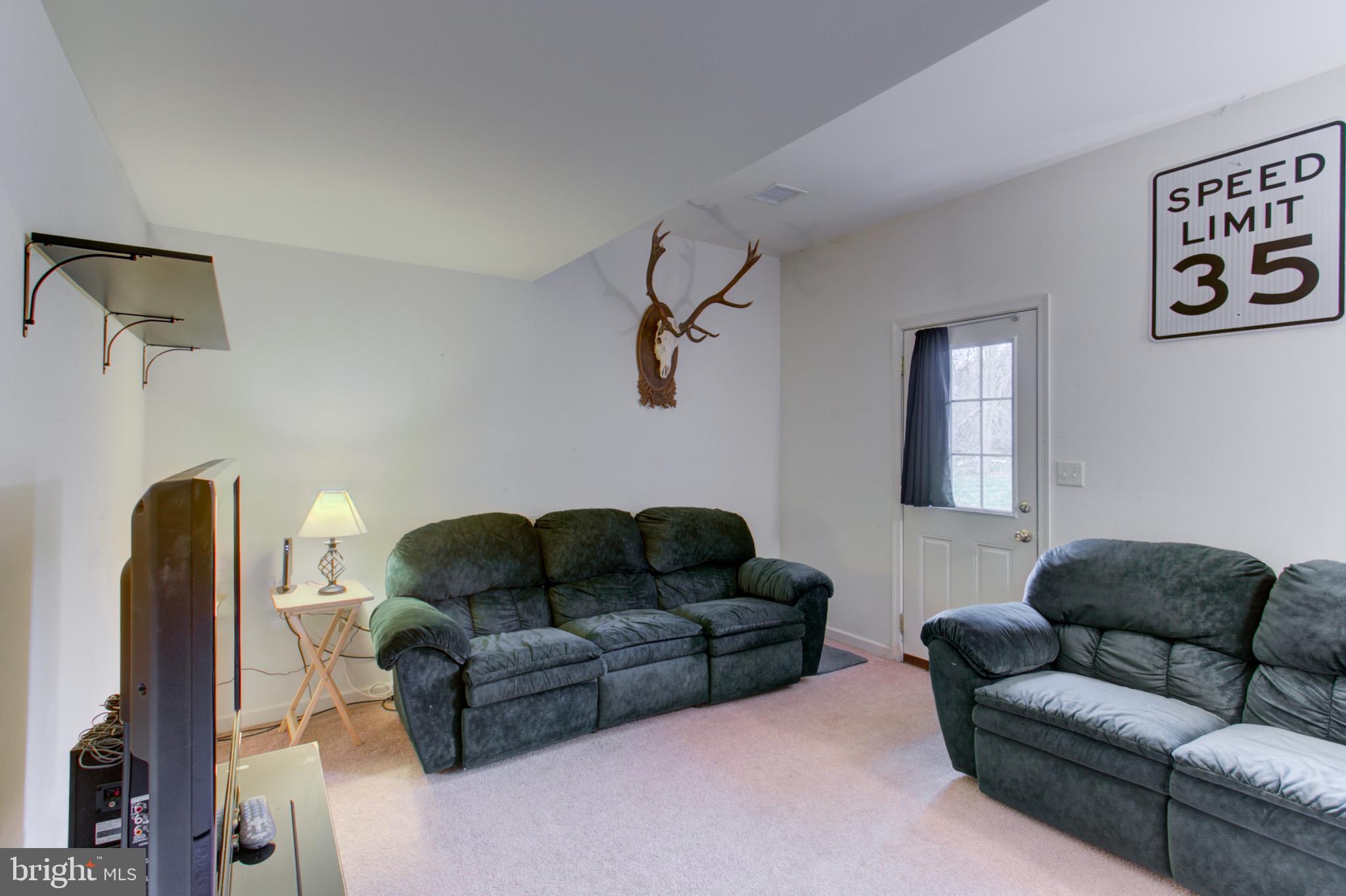 WESTWOOD HILLS - Residential