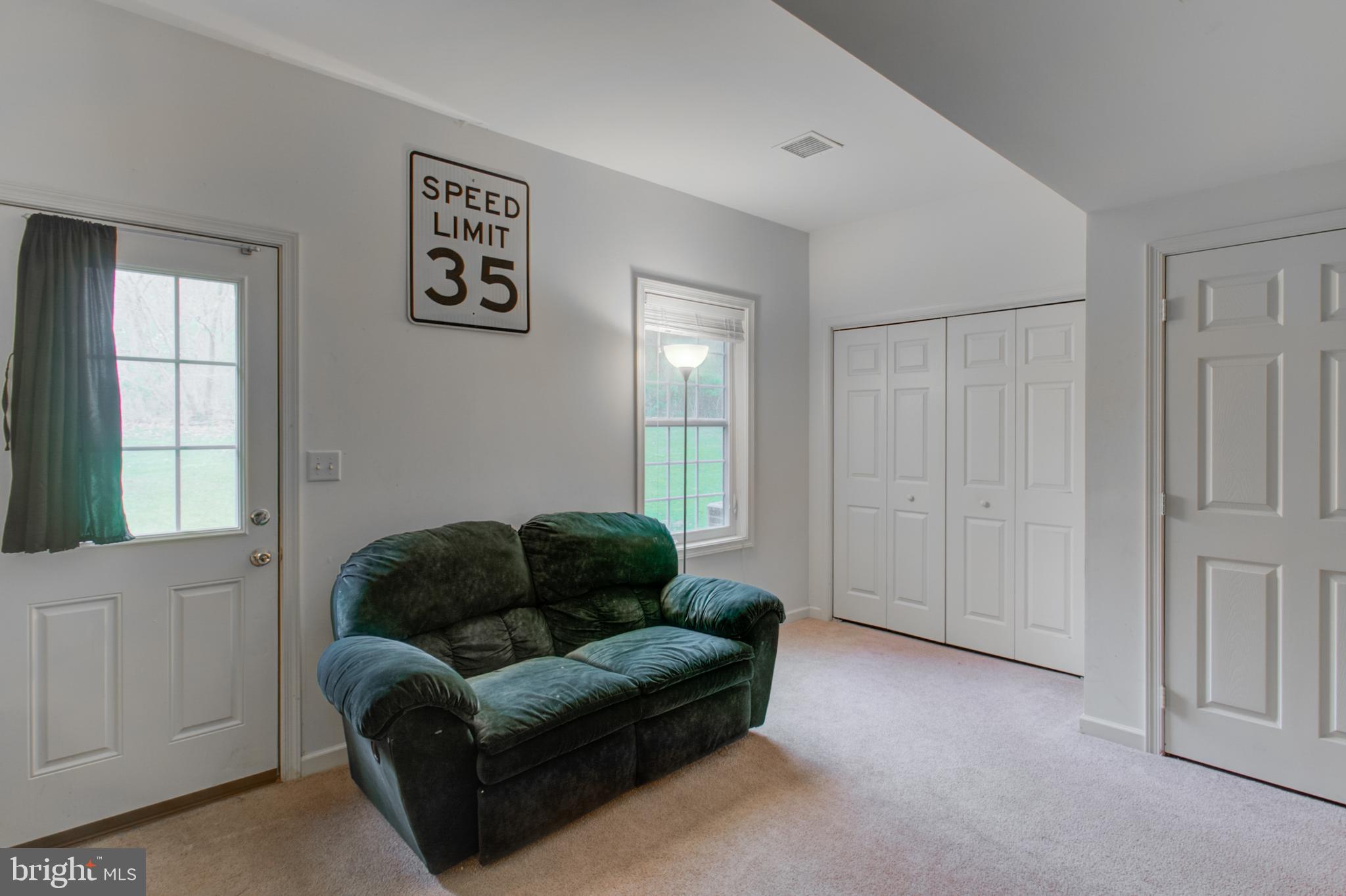WESTWOOD HILLS - Residential