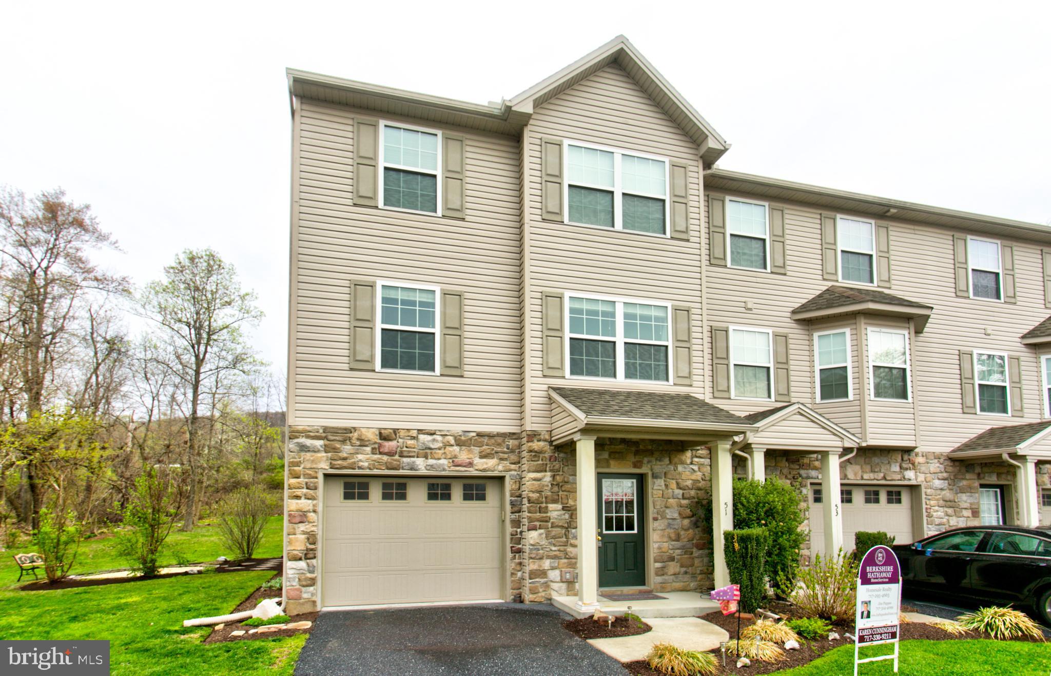 WESTWOOD HILLS - Residential